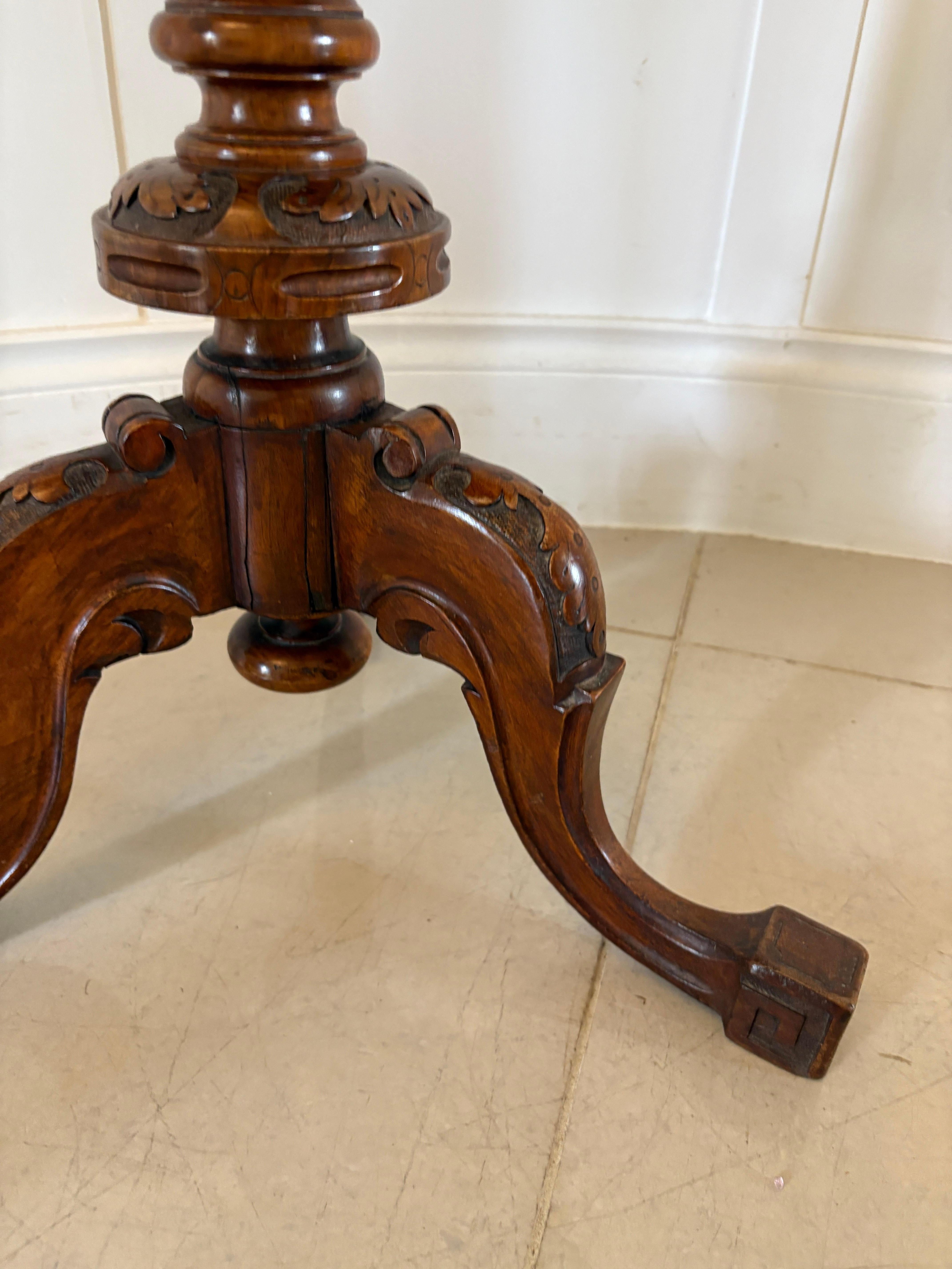 XIXe siècle Table de jeu à échecs en ronce de noyer de qualité ancienne et victorienne en vente