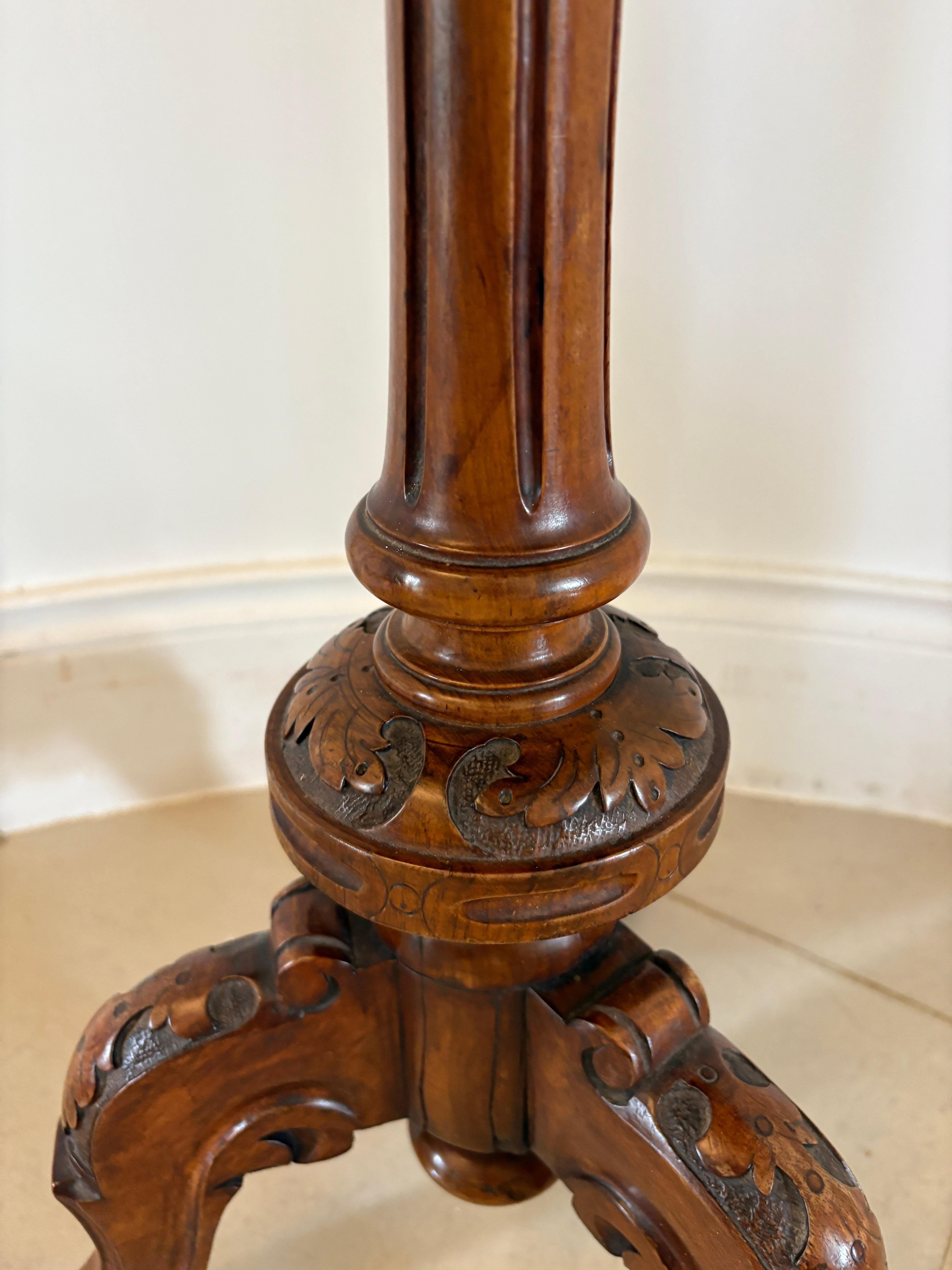 Table de jeu à échecs en ronce de noyer de qualité ancienne et victorienne en vente 2