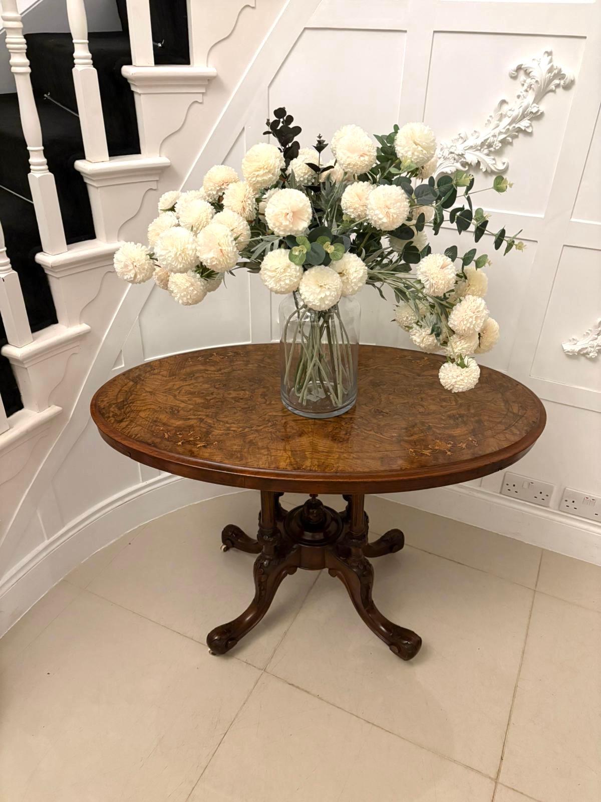Table de lampe ovale en ronce de noyer incrustée, ancienne et de qualité victorienne en vente 2