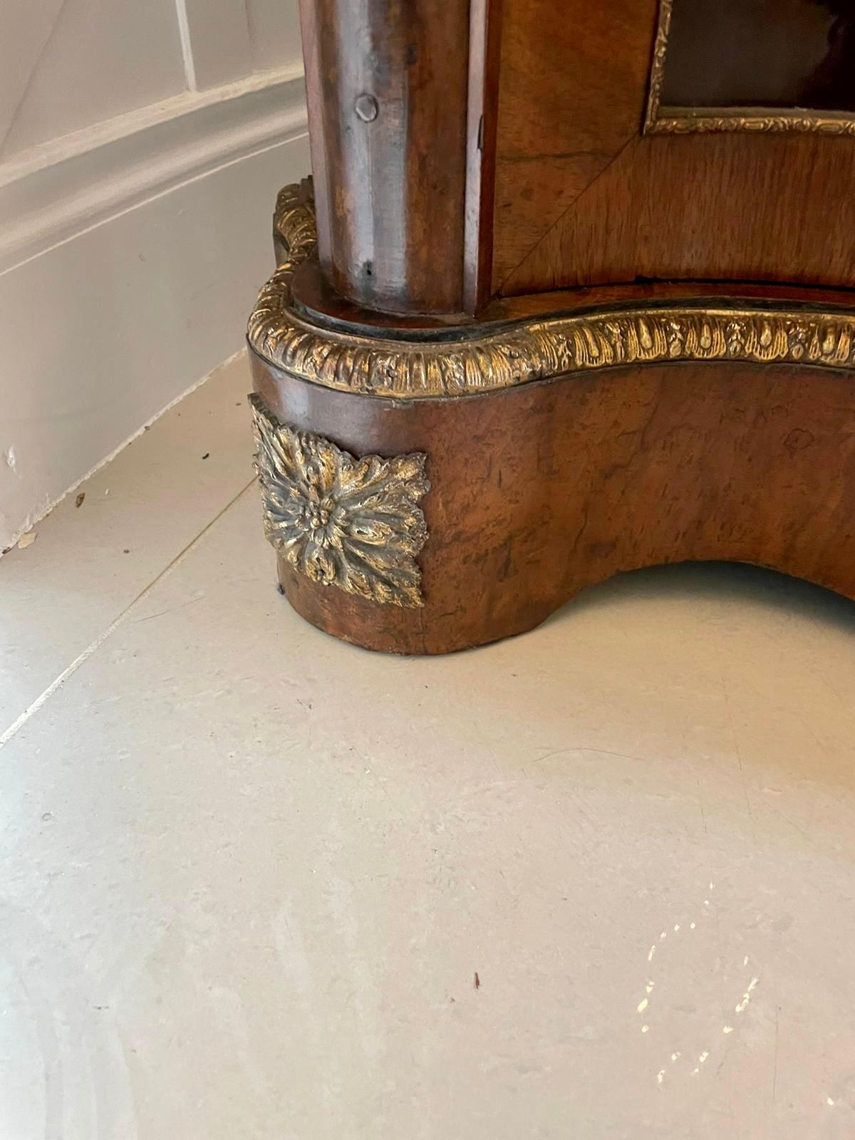 Credenza/tablero antiguo de marquetería de nogal rebabas de calidad victoriana en venta 5