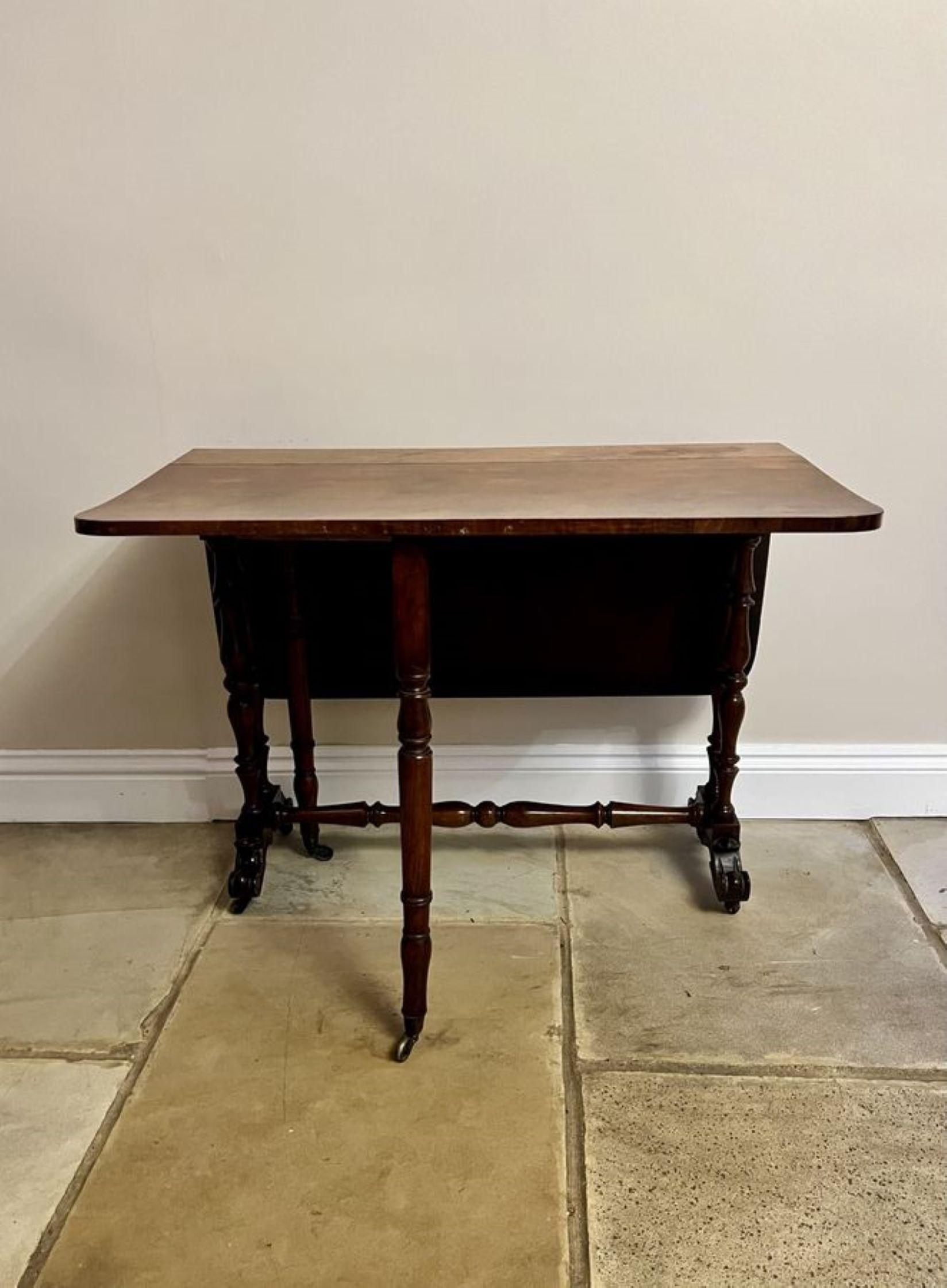 Antique Victorian quality burr walnut Sutherland table  In Good Condition For Sale In Ipswich, GB