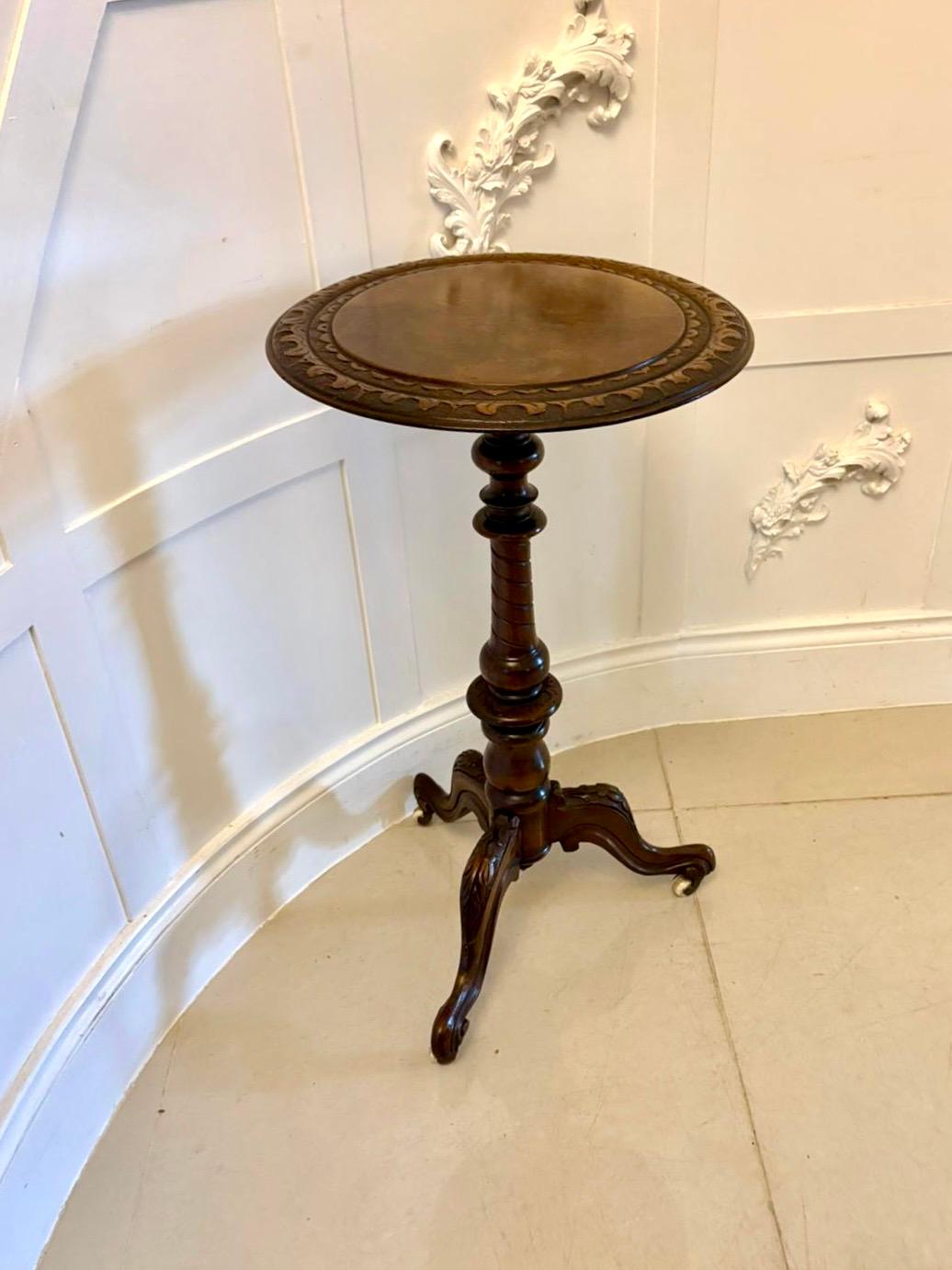 Antique Victorian Quality Carved Burr Walnut Circular Lamp Table In Good Condition For Sale In Suffolk, GB