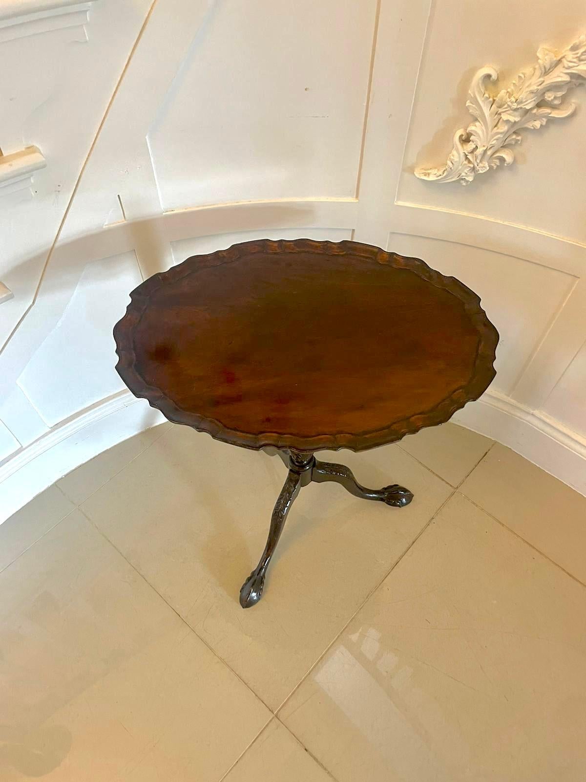 Antique Victorian Quality Carved Mahogany Lamp Table  For Sale 6
