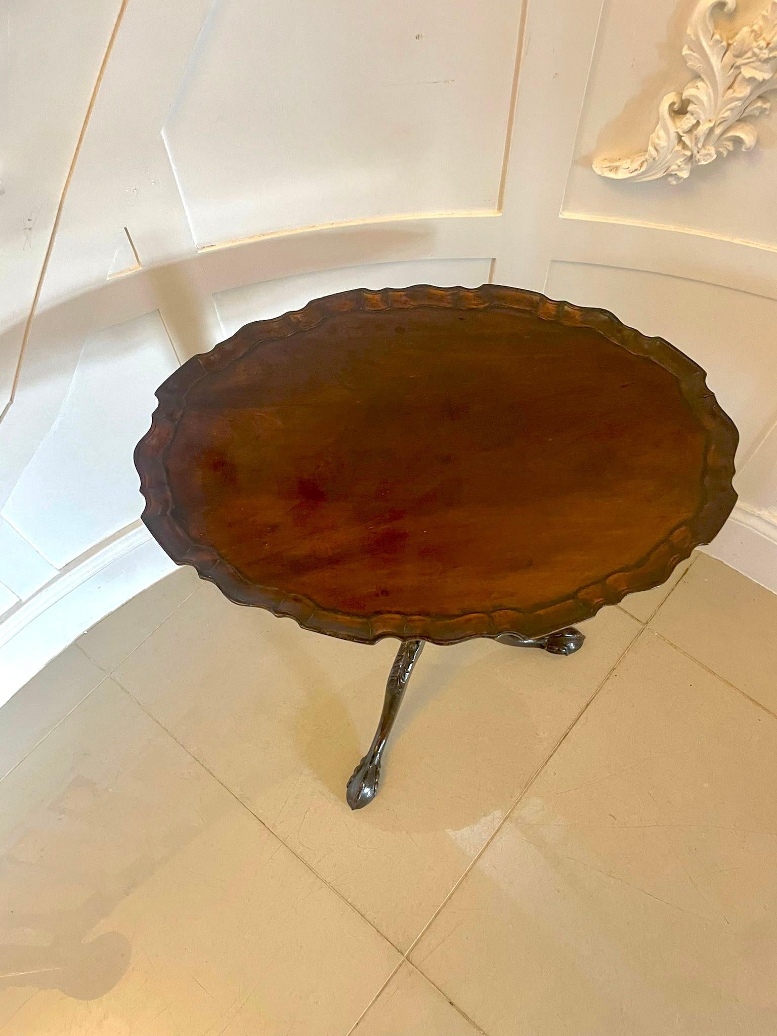 Antique Victorian Quality Carved Mahogany Lamp Table  For Sale 3