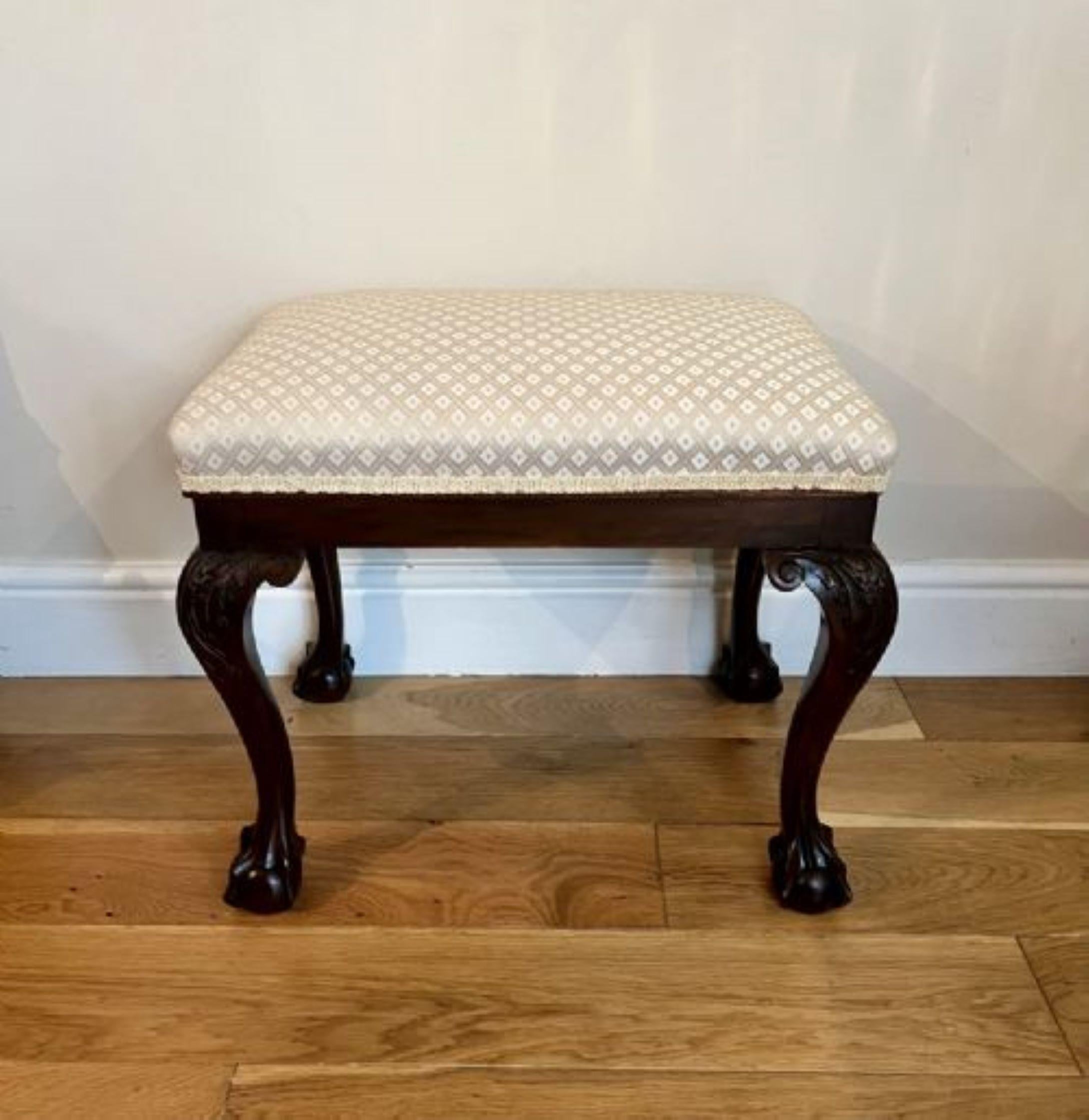 Antique Victorian quality carved mahogany stool In Good Condition For Sale In Ipswich, GB