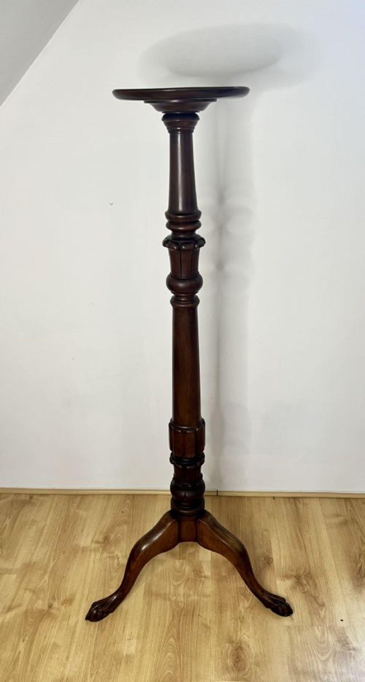 Antique Victorian quality carved mahogany torchere  In Good Condition For Sale In Ipswich, GB