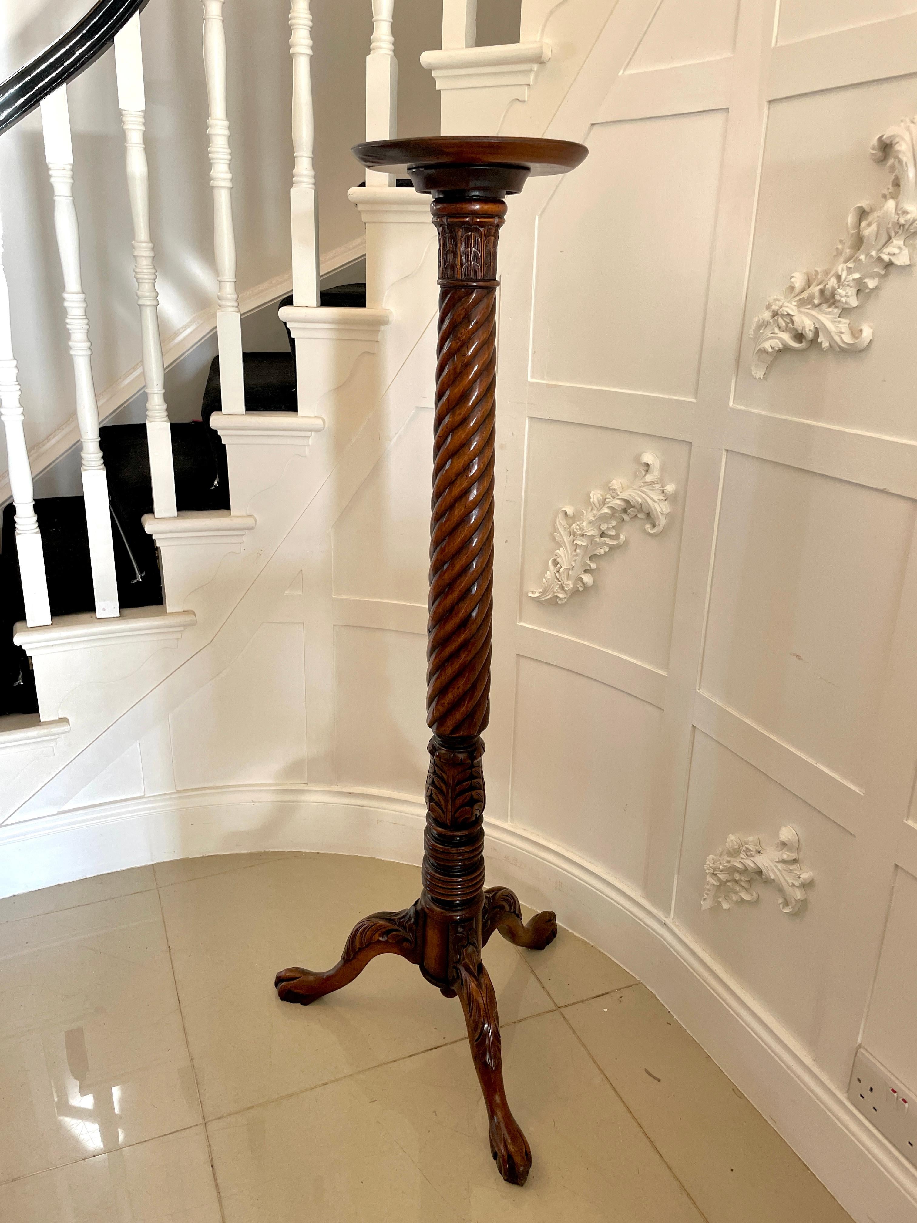 Antique Victorian Quality Carved Mahogany Torchere In Good Condition For Sale In Suffolk, GB