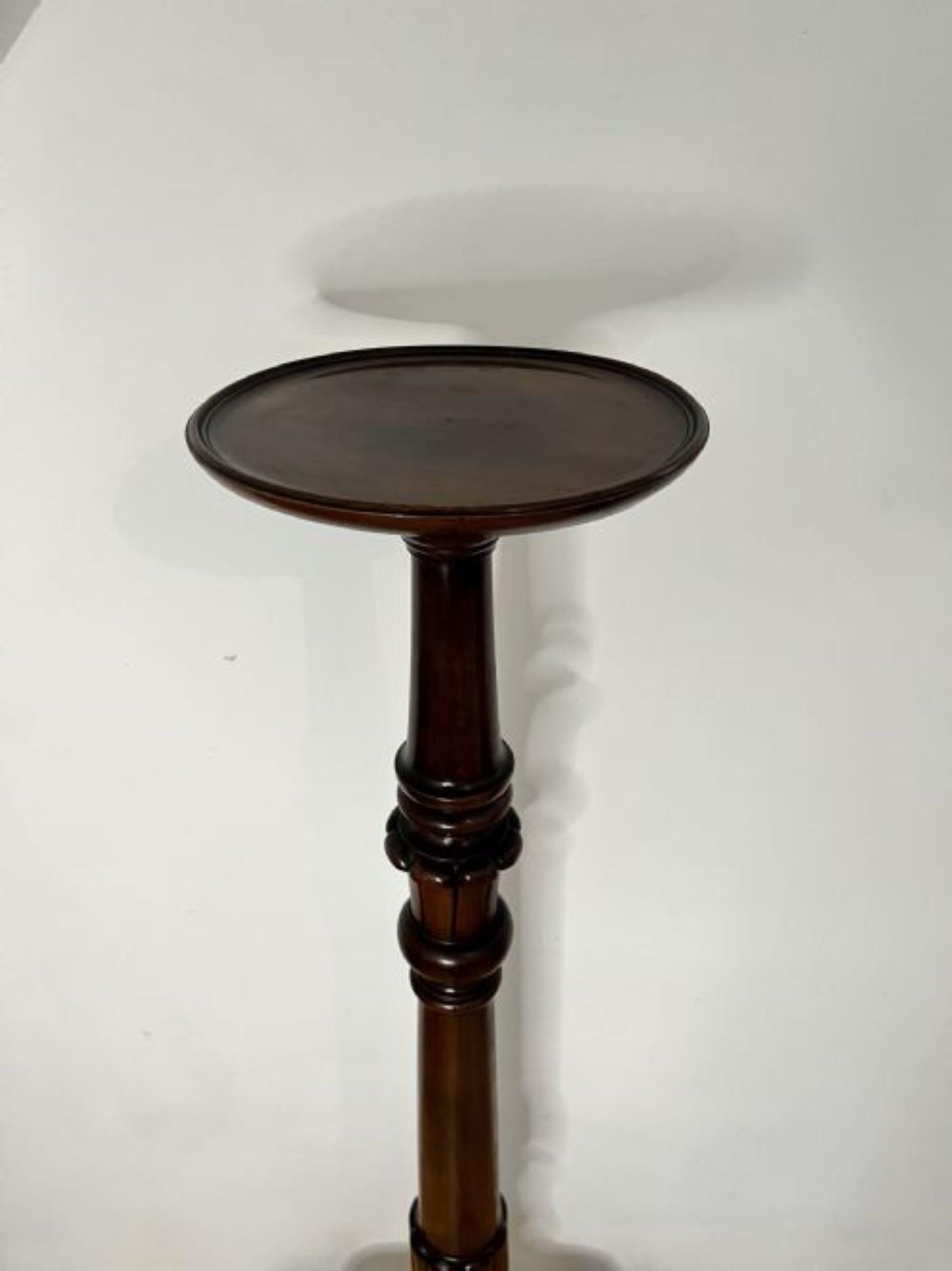 Antique Victorian quality carved mahogany torchere  For Sale 2