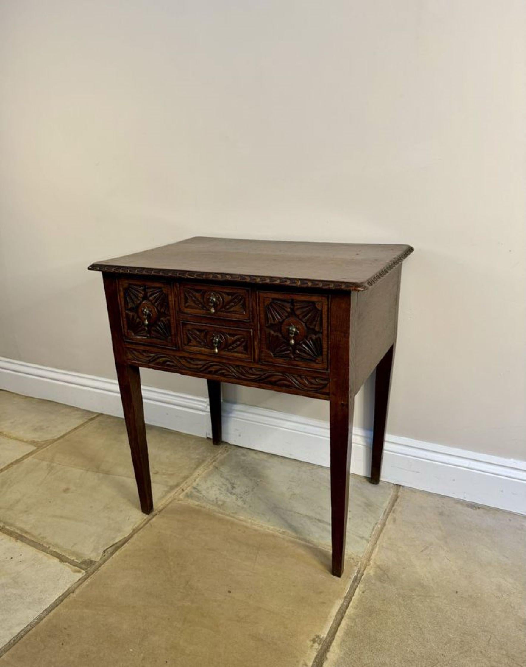 XIXe siècle Table d'appoint ancienne en chêne sculpté de qualité victorienne en vente