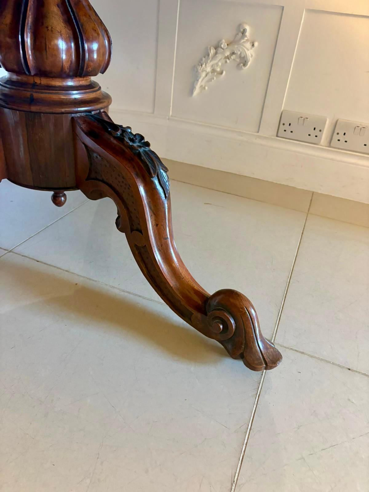 Antique Victorian Quality Carved Rosewood Circular Dining Table For Sale 4