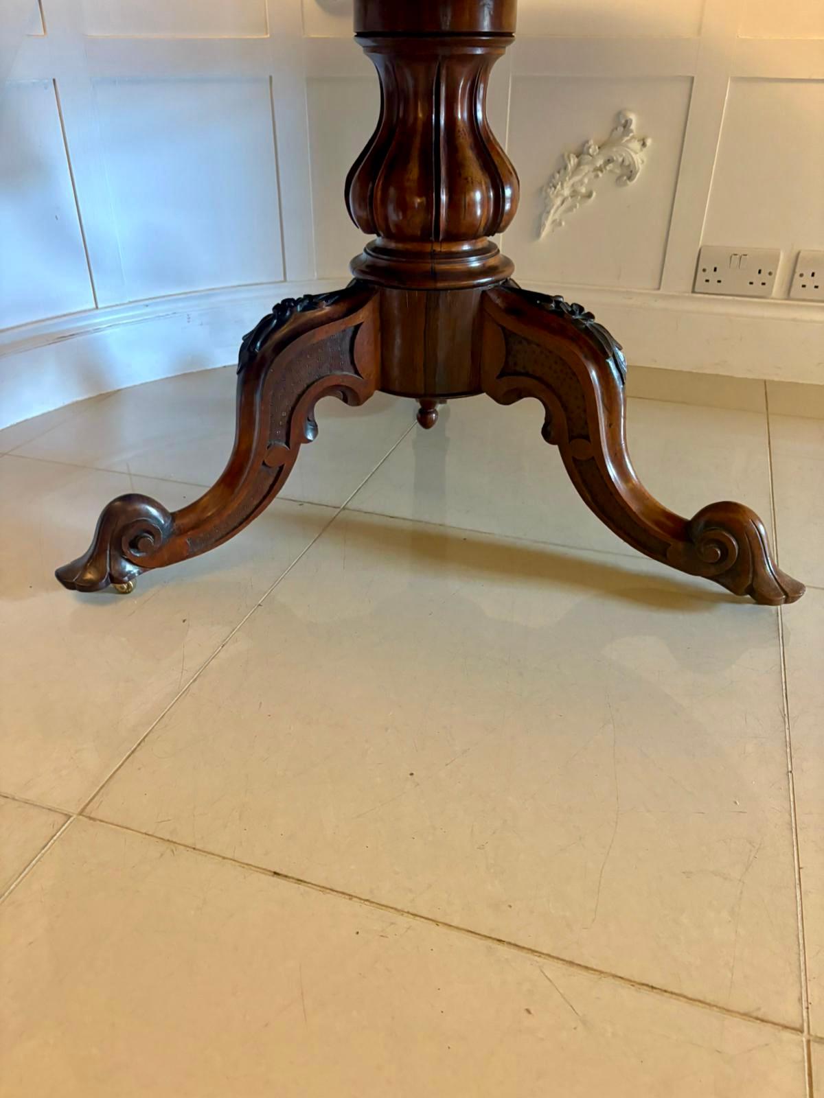 Antique Victorian Quality Carved Rosewood Circular Dining Table For Sale 5