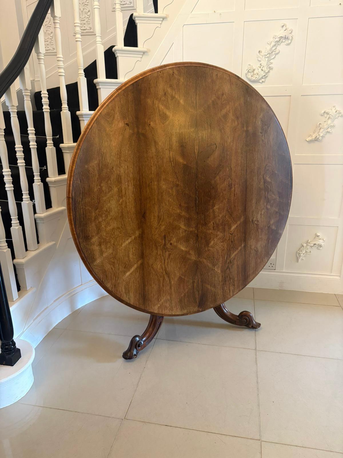 Antique Victorian Quality Carved Rosewood Circular Dining Table For Sale 6