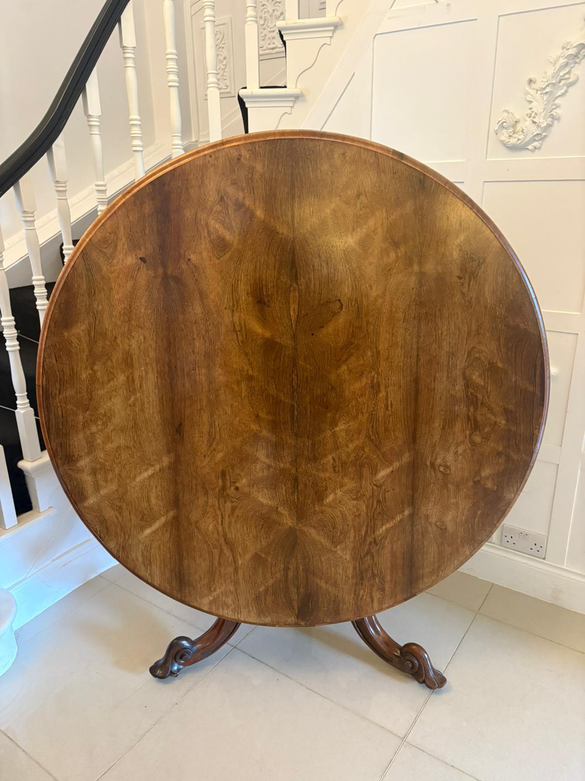 Antique Victorian Quality Carved Rosewood Circular Dining Table For Sale 3