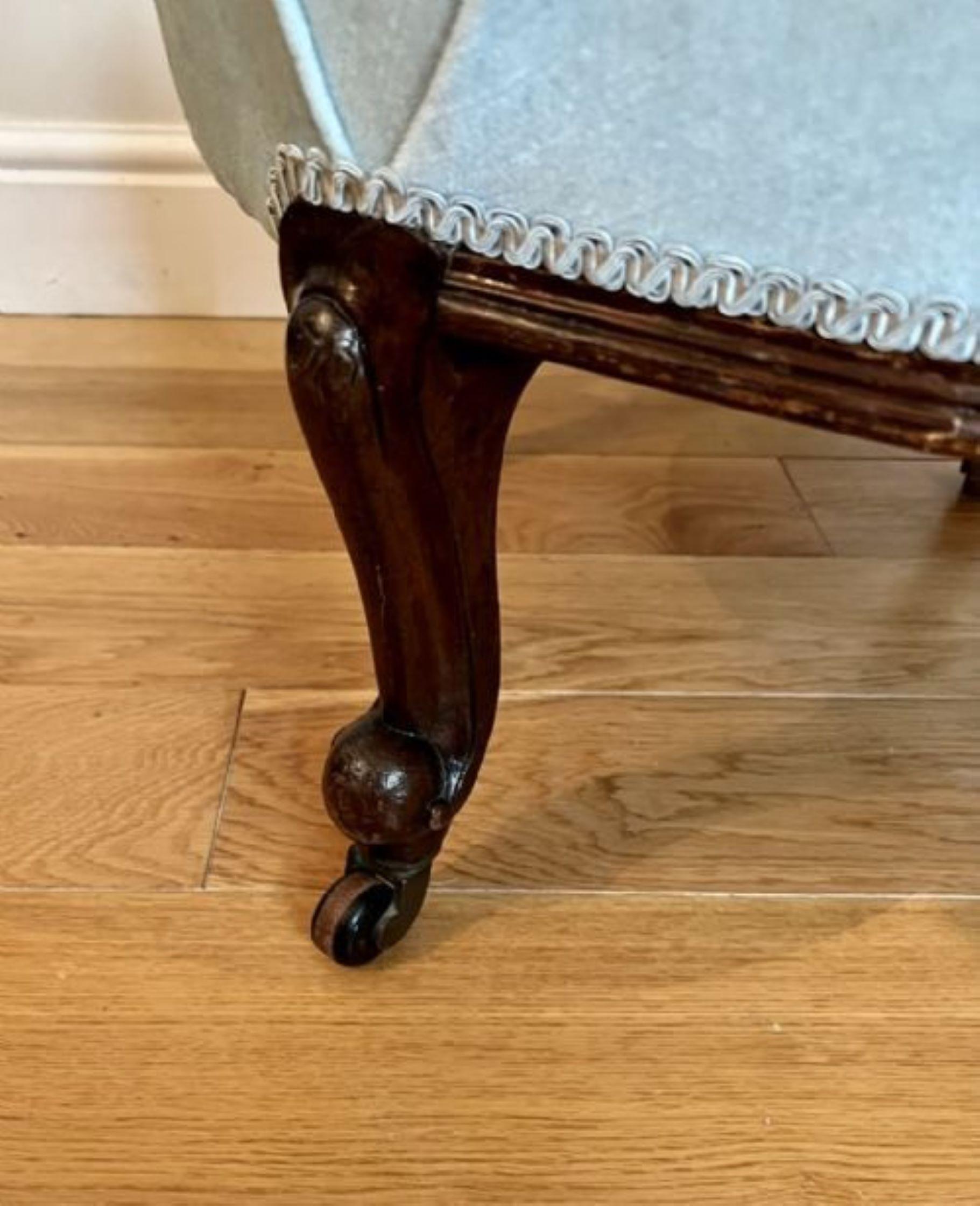 Antique Victorian quality carved walnut arm chair In Good Condition For Sale In Ipswich, GB