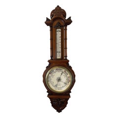 Antiguo Barómetro Banjo de Nogal Tallado de Calidad Victoriana
