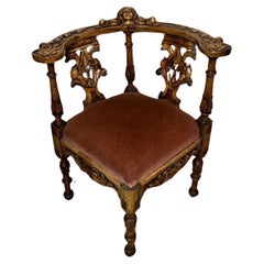 Ancienne chaise d'angle italienne en noyer sculpté de qualité victorienne 