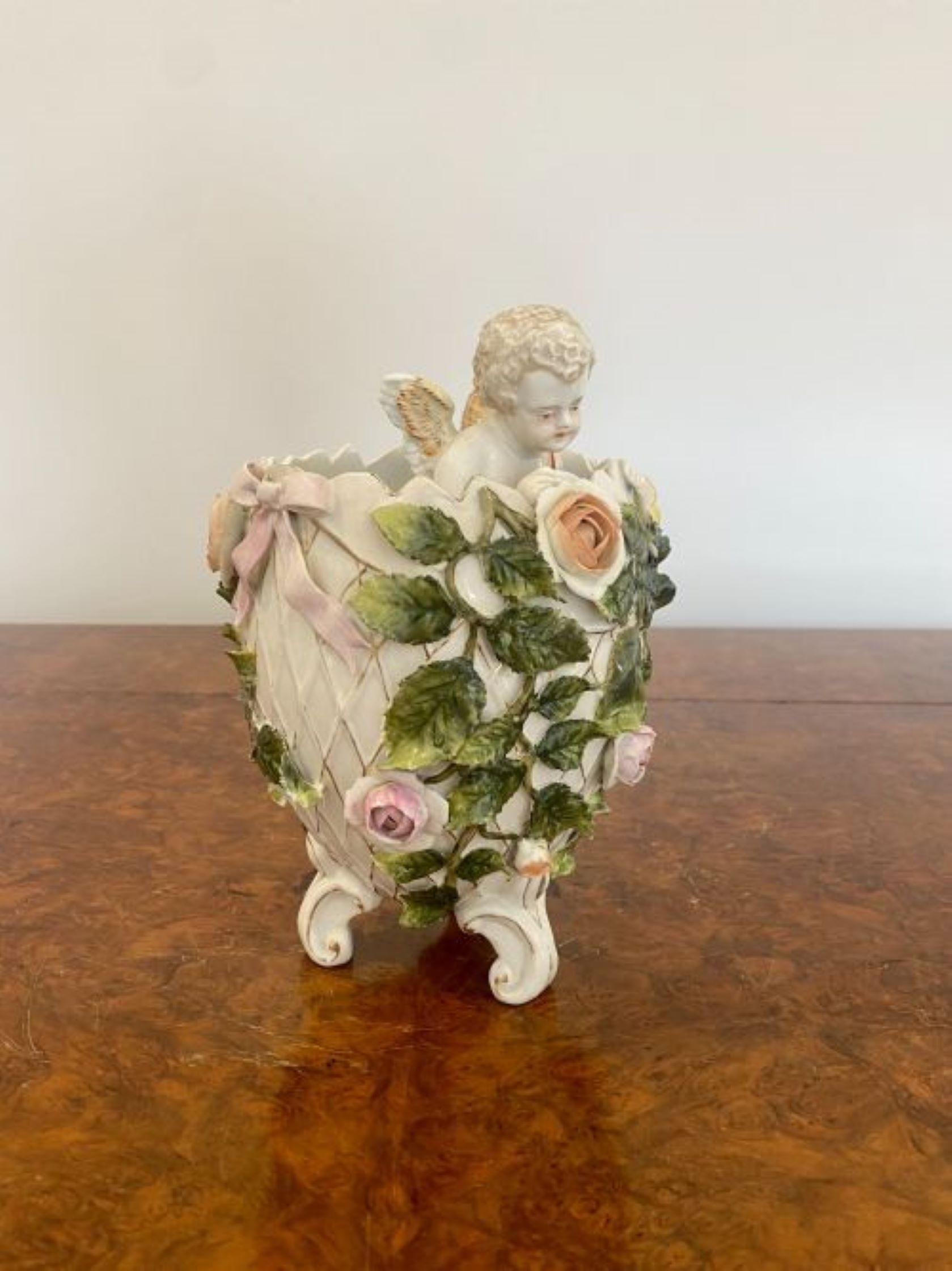 Antique Victorian quality continental porcelain cherub in a vase In Good Condition For Sale In Ipswich, GB