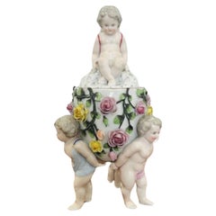 Antiguo jarrón con tapa de porcelana continental de calidad victoriana