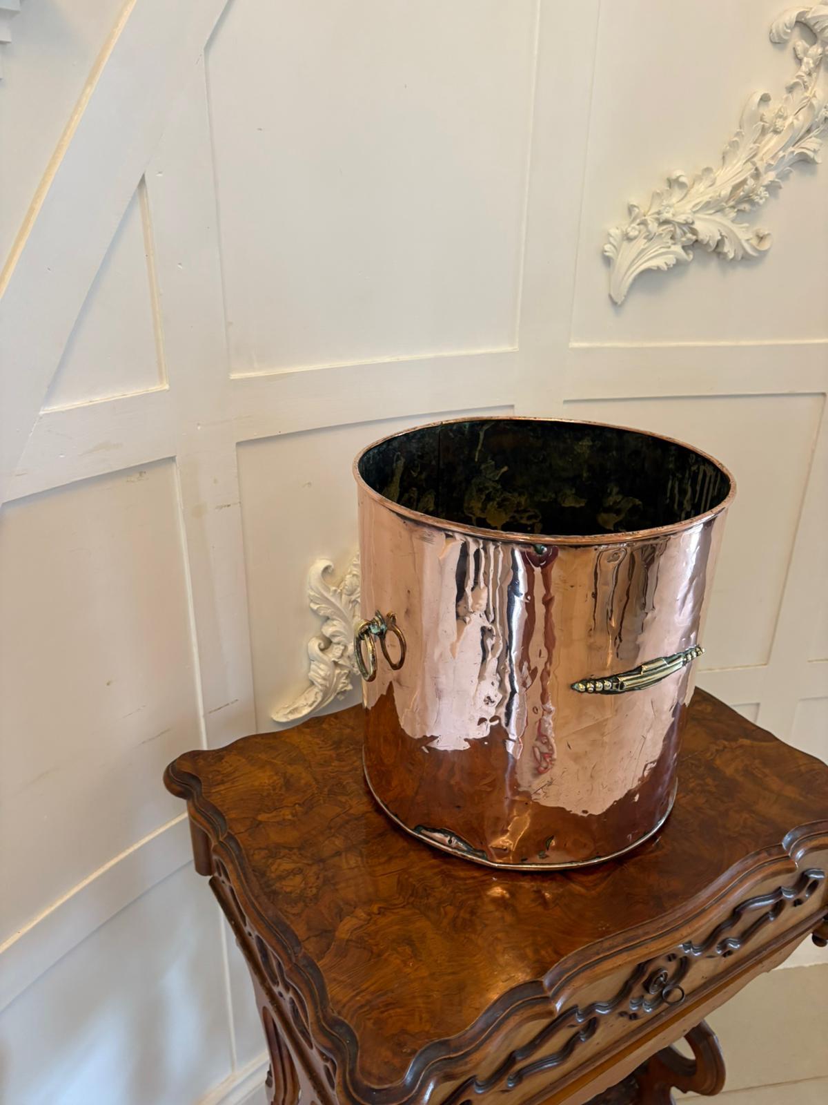 Antique Victorian Quality Copper and Brass Coal Bin In Good Condition For Sale In Suffolk, GB