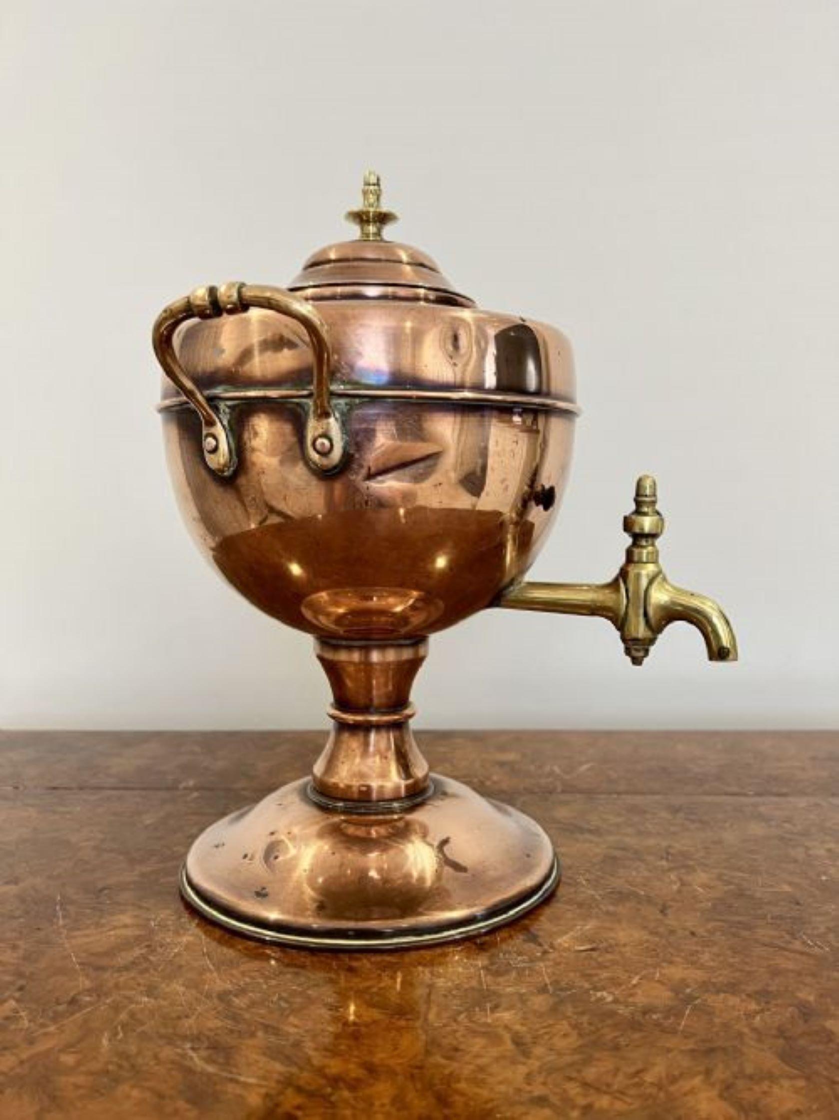Antique victorian quality copper and brass tea urn In Good Condition For Sale In Ipswich, GB
