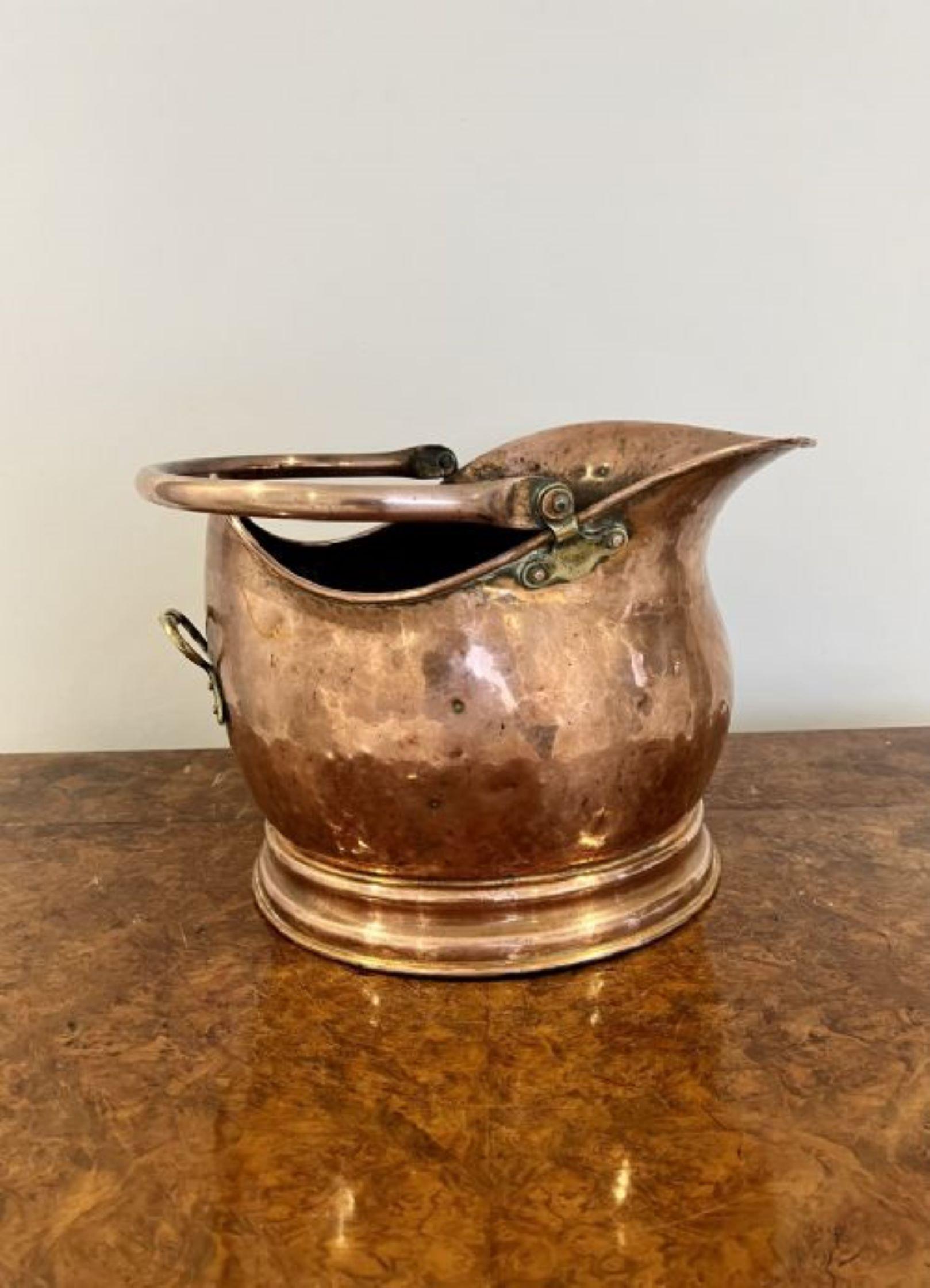 Antique Victorian quality copper helmet coal scuttle  In Good Condition For Sale In Ipswich, GB