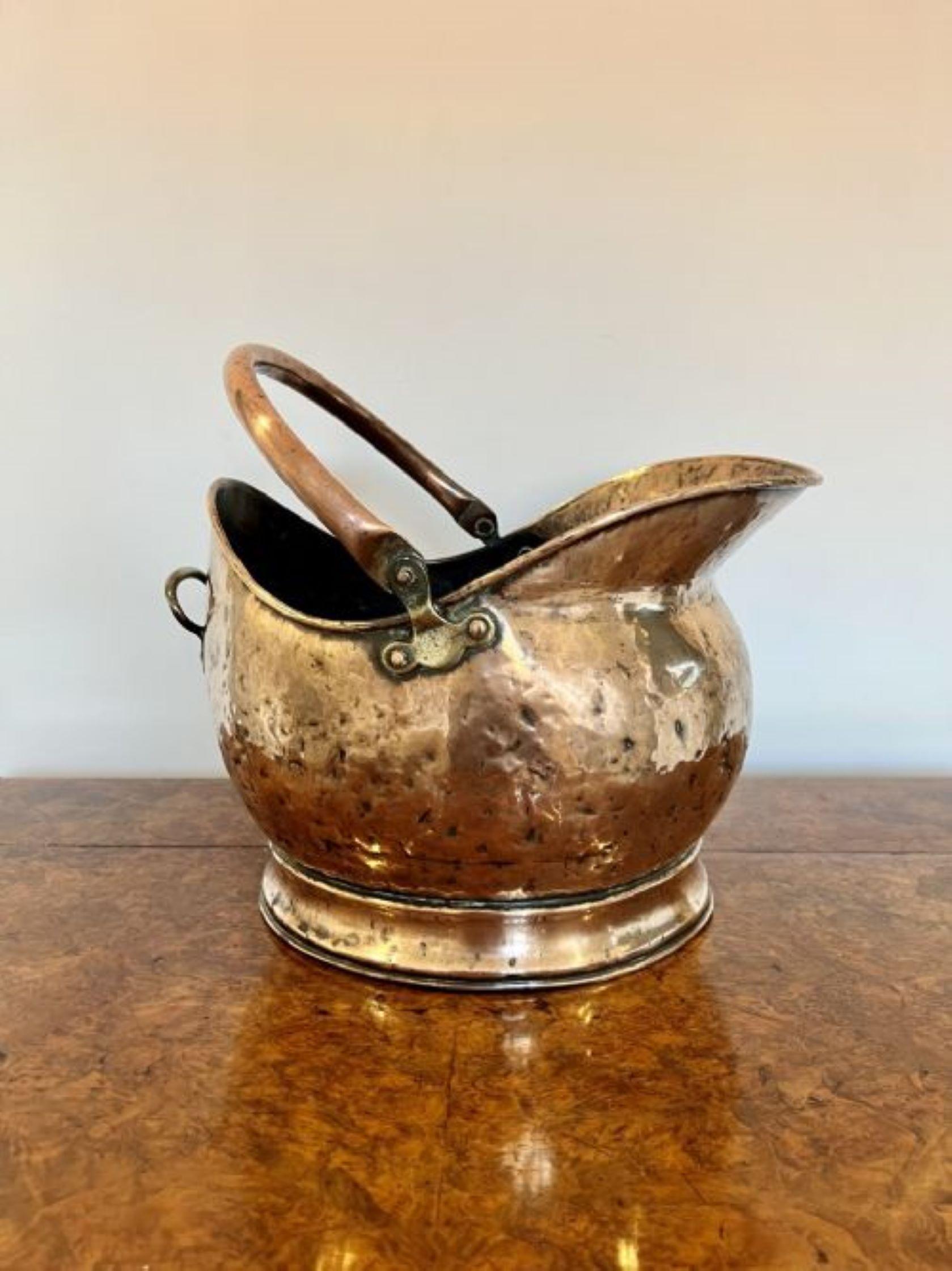 Antique Victorian quality copper helmet coal scuttle In Good Condition For Sale In Ipswich, GB