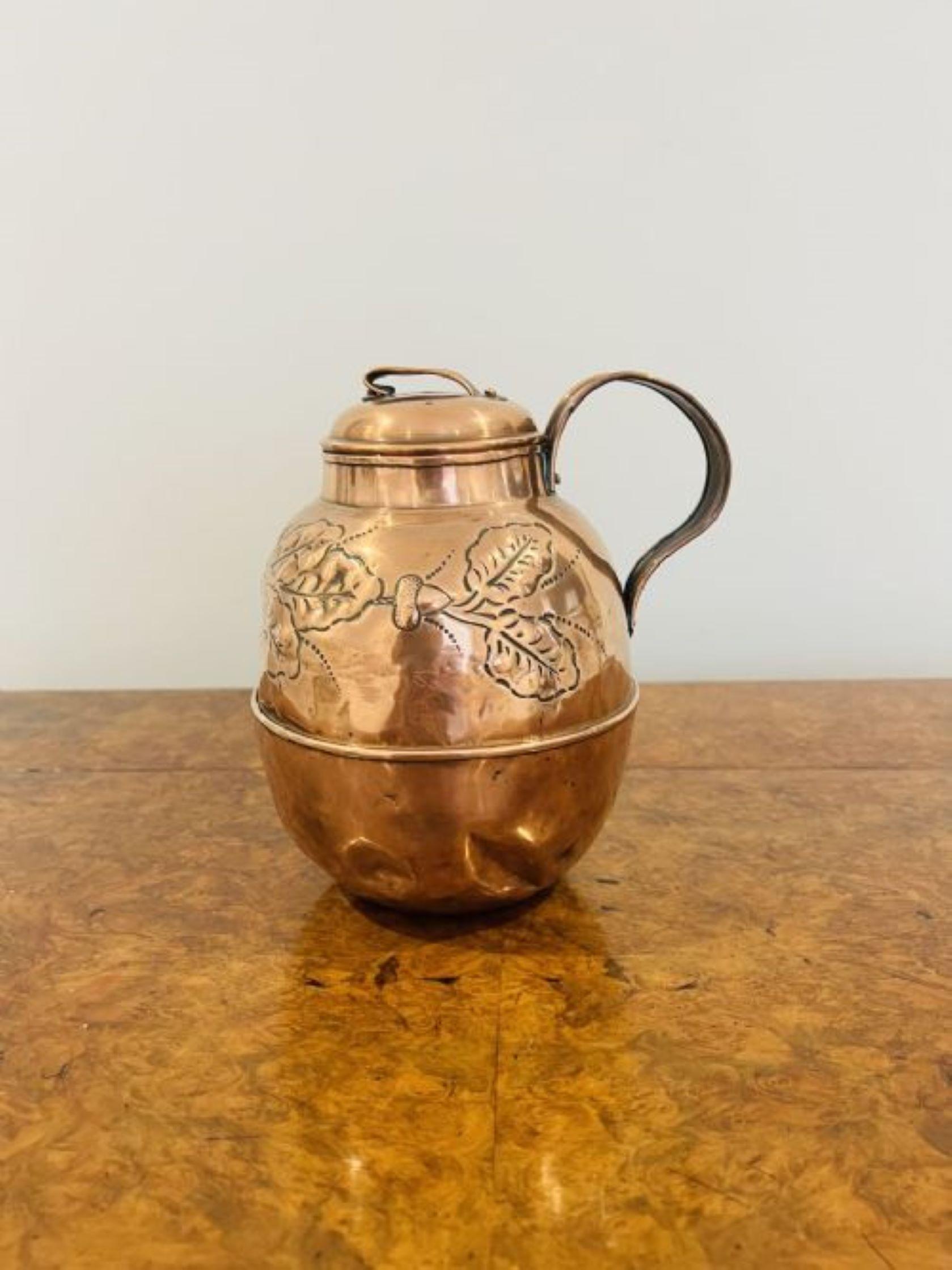 Antique Victorian quality copper ornate Jersey can having a quality antique Victorian quality copper Jersey can with a shaped handle and lift off lid having ornate acorn and leaf decoration. 