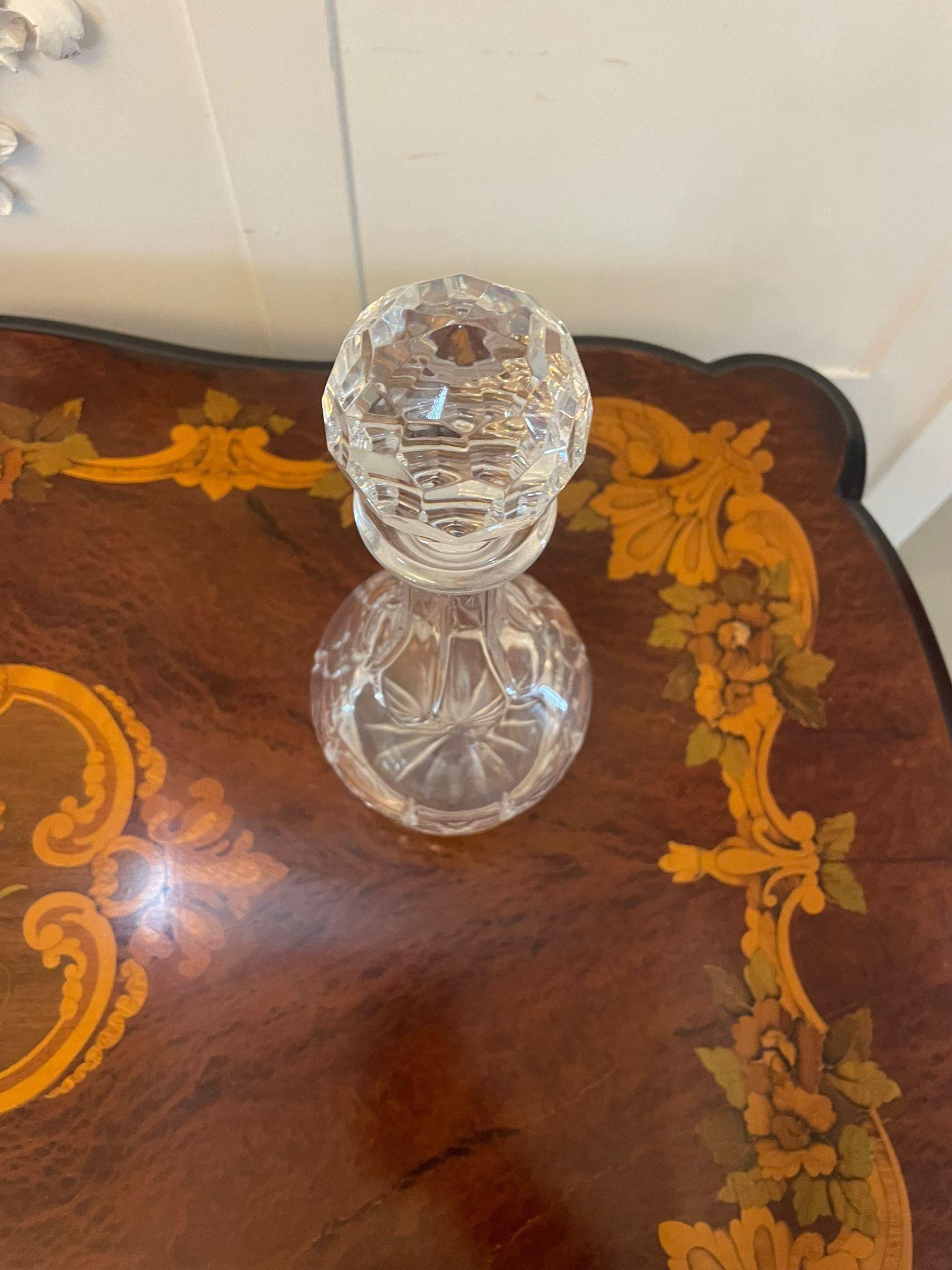 Antique Victorian quality cut glass decanter having a quality cut glass decanter with the original cut glass stopper 

In perfect original condition

Dimensions:
Height 30.5 cm
Width 12 cm 
Depth 12 cm


Dated 1880
