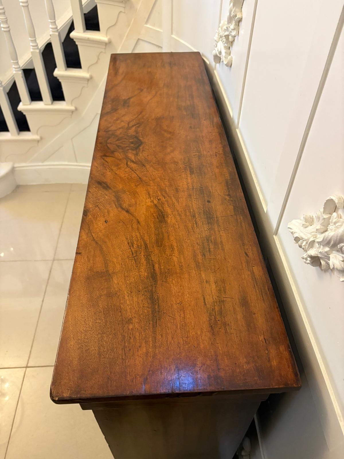 Inglese Antique Victorian Quality Figured Burr Walnut & Marquetry Inlaid Display Cabinet in vendita