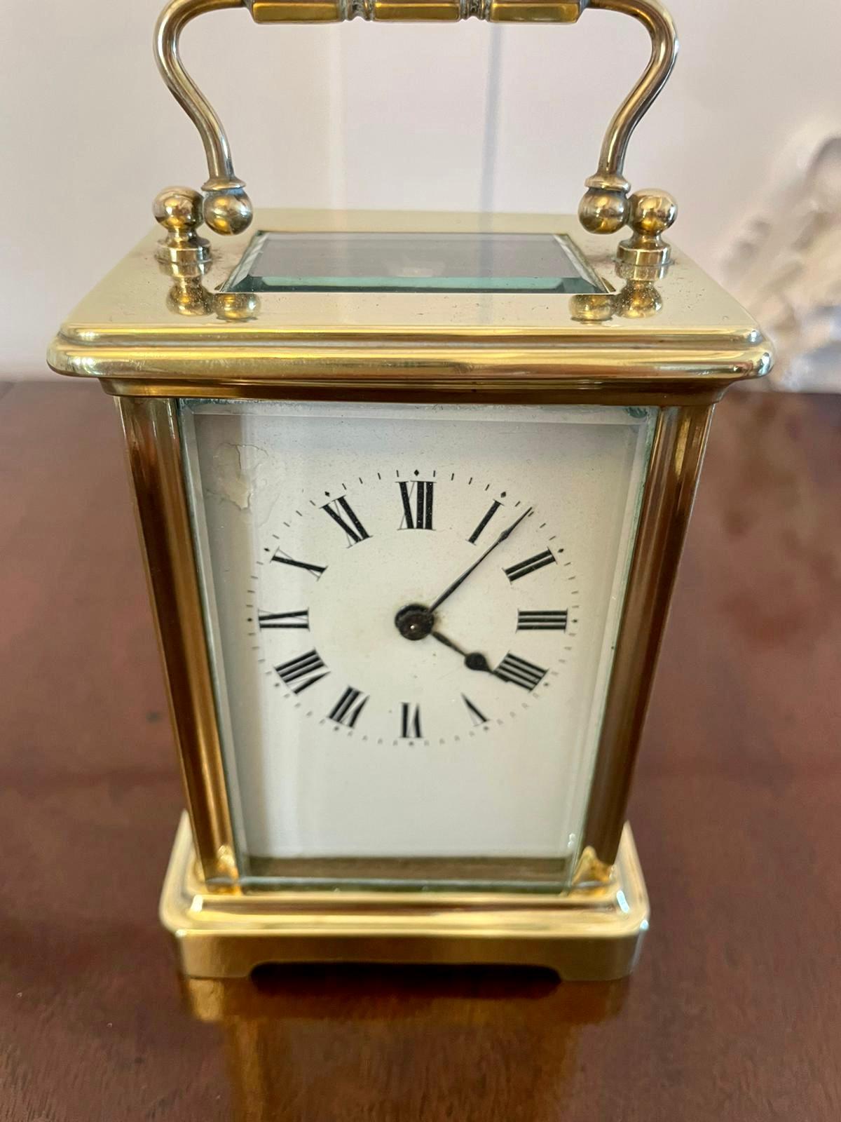 Français Horloge à chariot de qualité victorienne ancienne en laiton français avec boîtier en vente