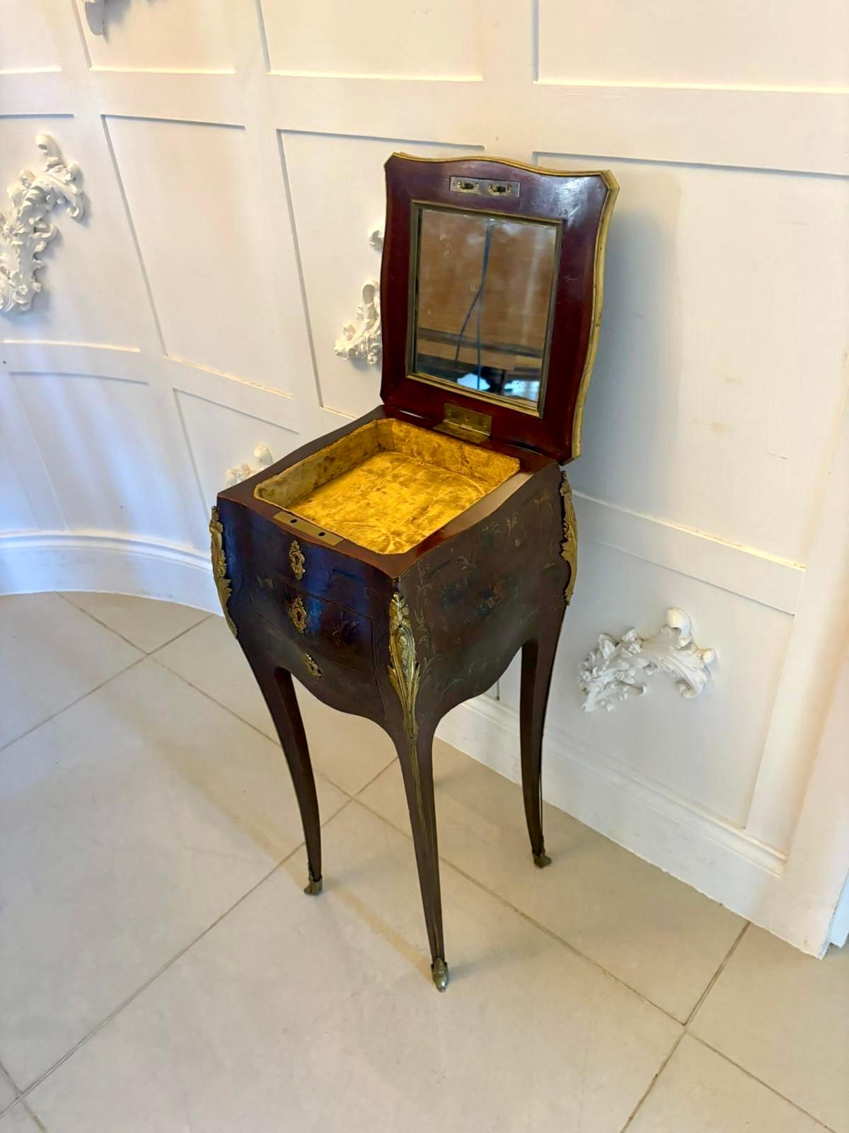Antigua mesa lámpara de joyería con montura de ormolu y laca francesa de calidad victoriana en venta 4