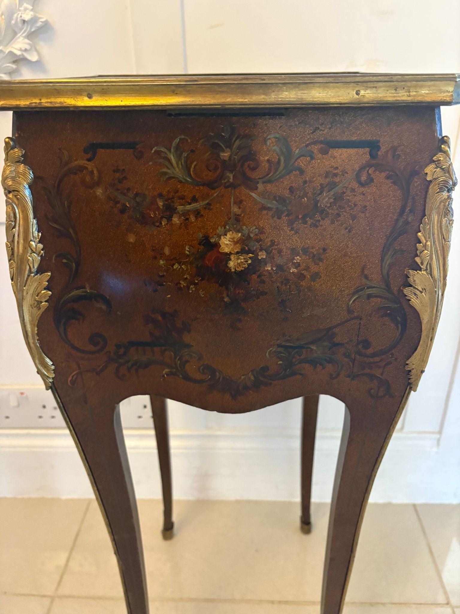 Antigua mesa lámpara de joyería con montura de ormolu y laca francesa de calidad victoriana Francés en venta