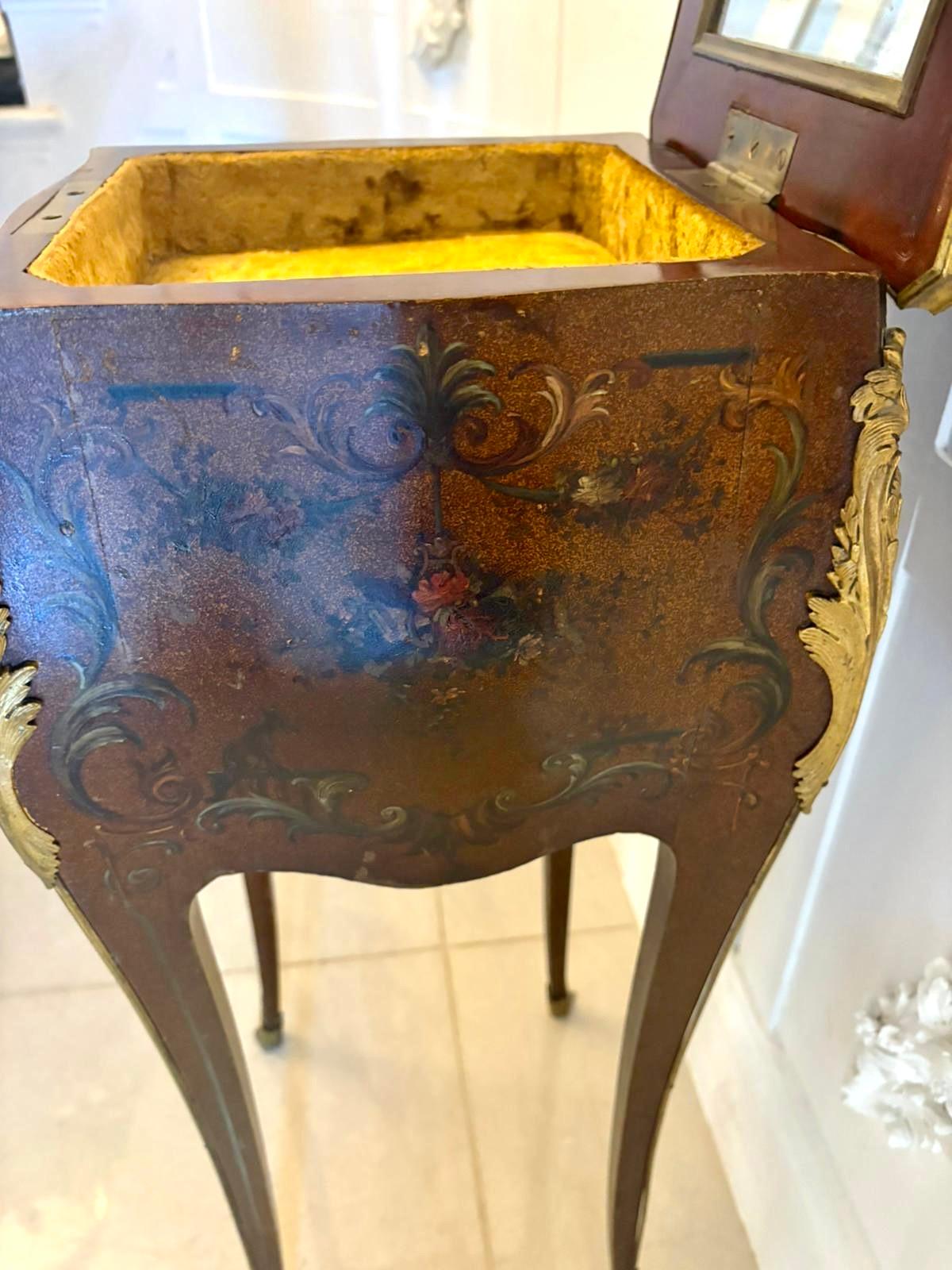 Antigua mesa lámpara de joyería con montura de ormolu y laca francesa de calidad victoriana en venta 1