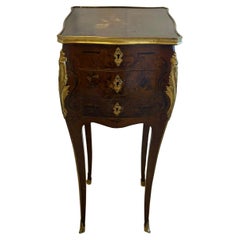 Antigua mesa lámpara de joyería con montura de ormolu y laca francesa de calidad victoriana