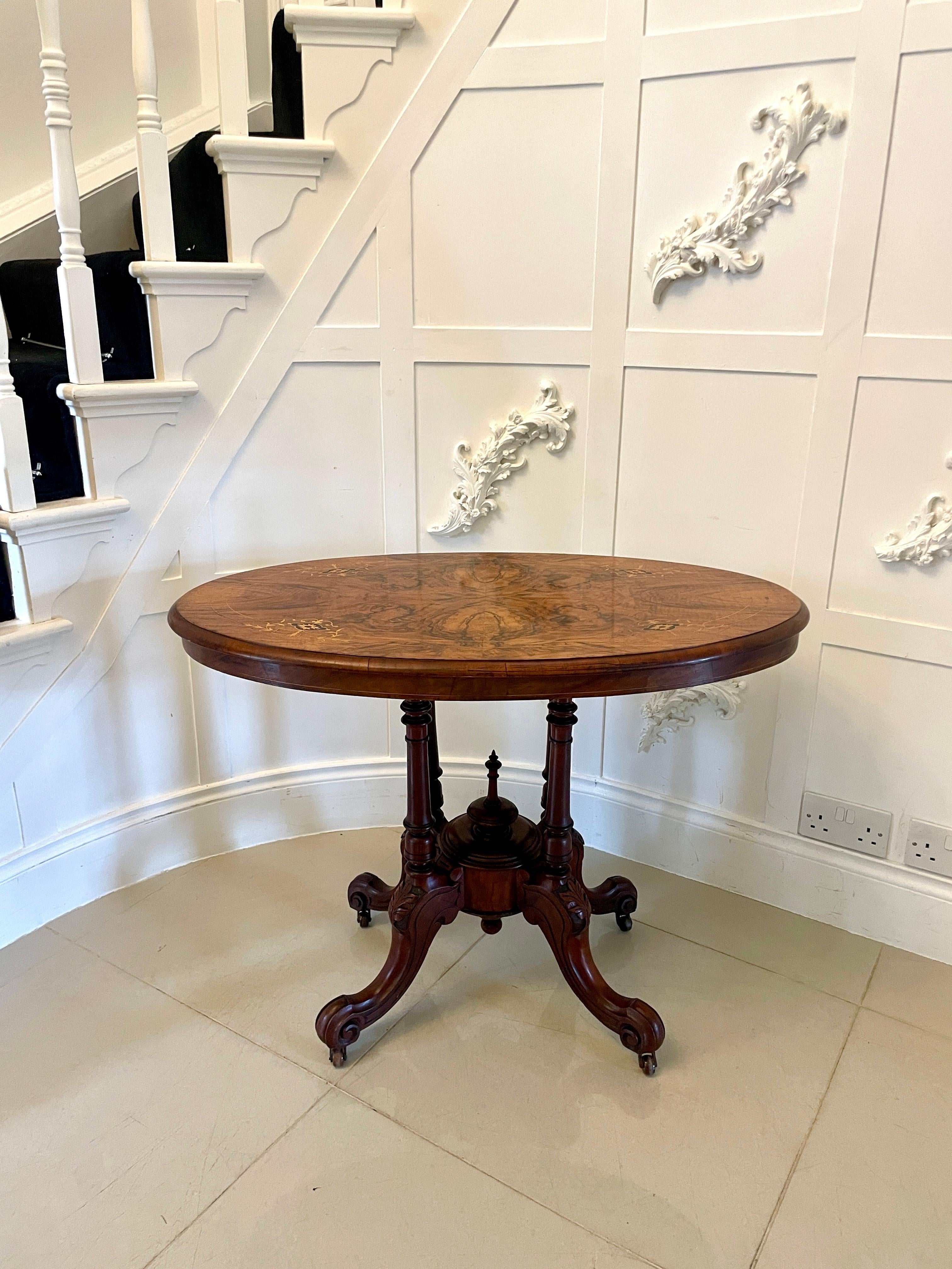 Table centrale ovale en ronce de noyer incrustée, ancienne et de qualité victorienne en vente 7