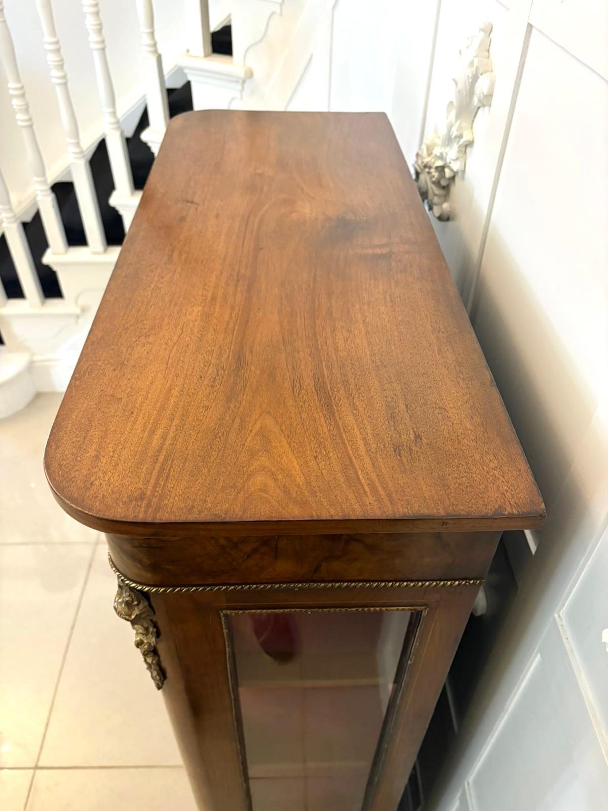 Ménsula antigua de nogal con incrustaciones de calidad victoriana Inglés en venta