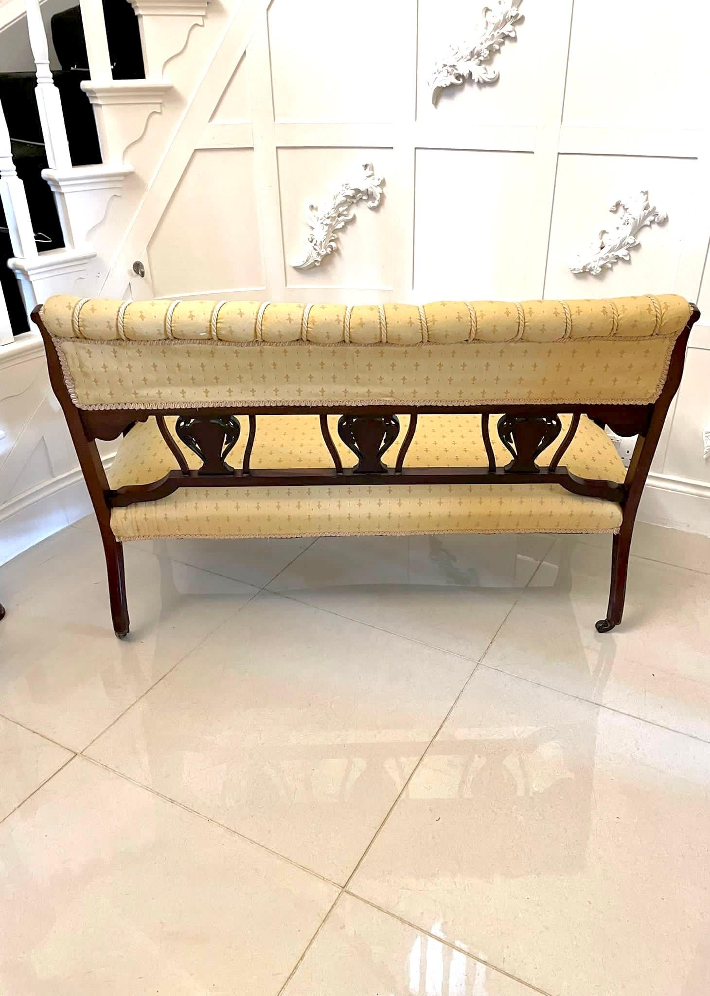 Antikes Mahagoni-Sessel mit Intarsien in viktorianischer Qualität im Angebot 1