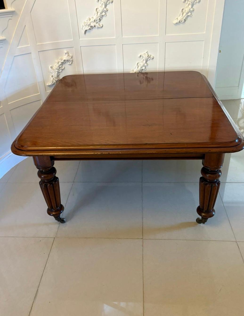 Table de salle à manger à rallonge 10/12 places en acajou de qualité victorienne ancienne en vente 1