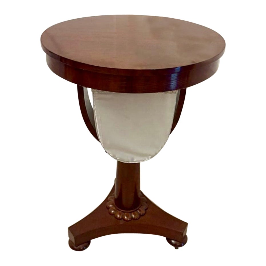 Table de couture / lampe circulaire en acajou de qualité victorienne ancienne