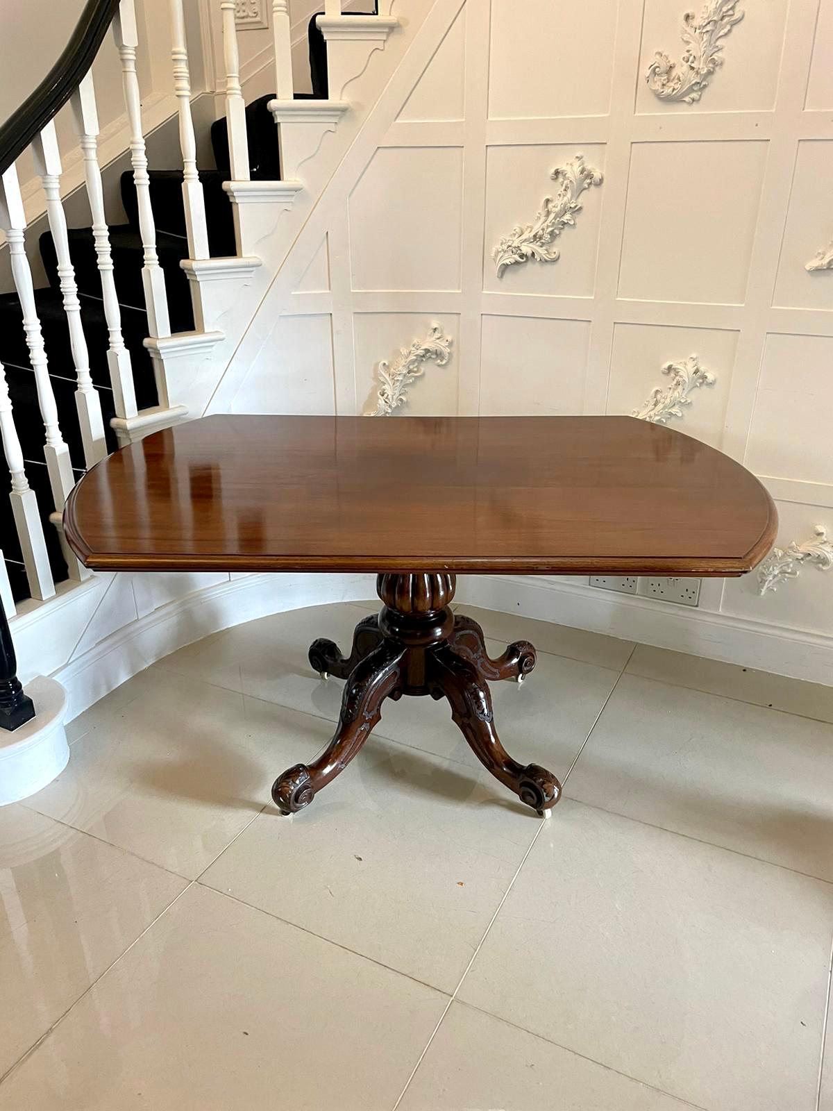 Antique Victorian Quality Mahogany Dining Table  For Sale 5
