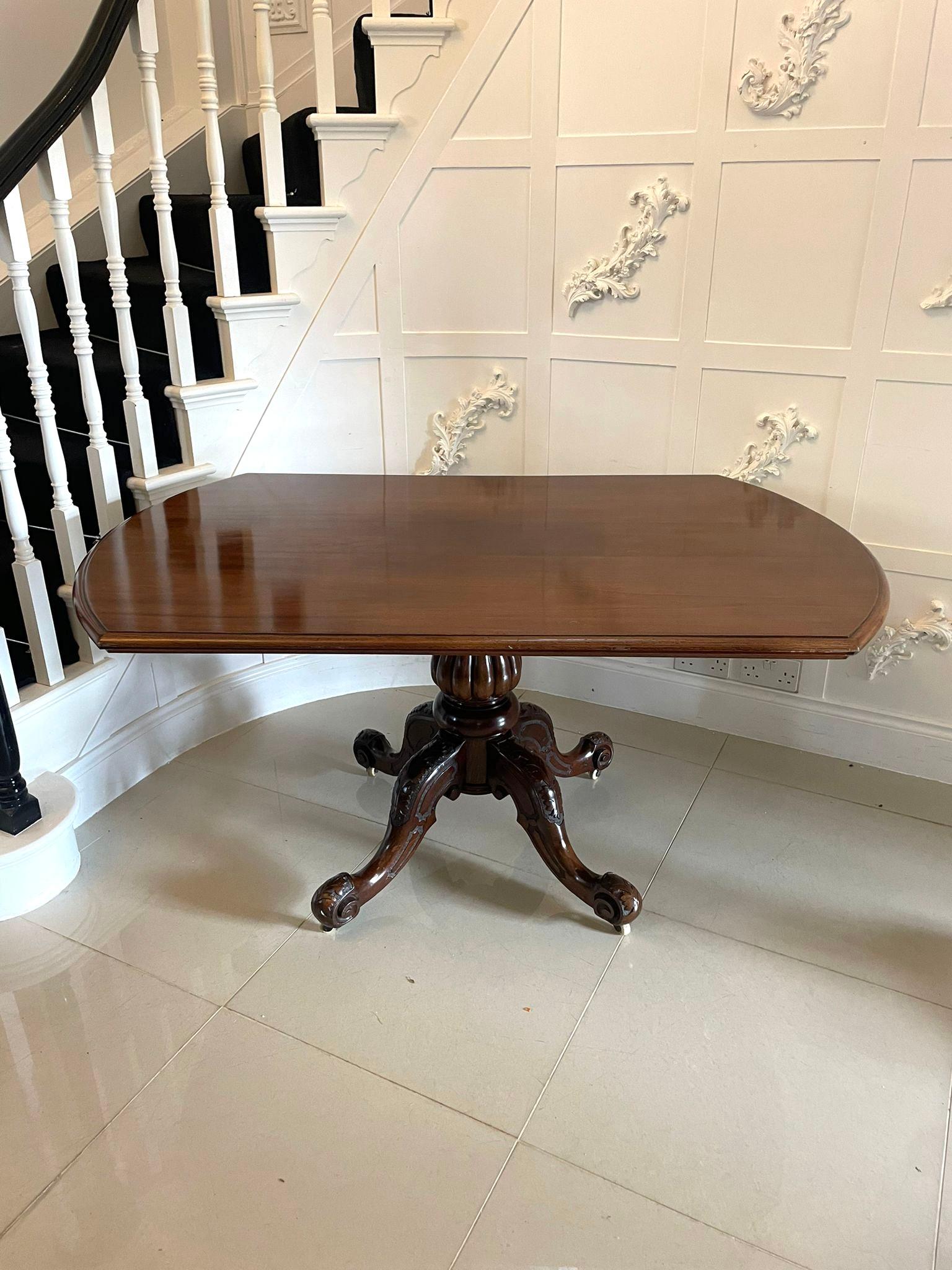 Antique Victorian Quality Mahogany Dining Table  For Sale 6