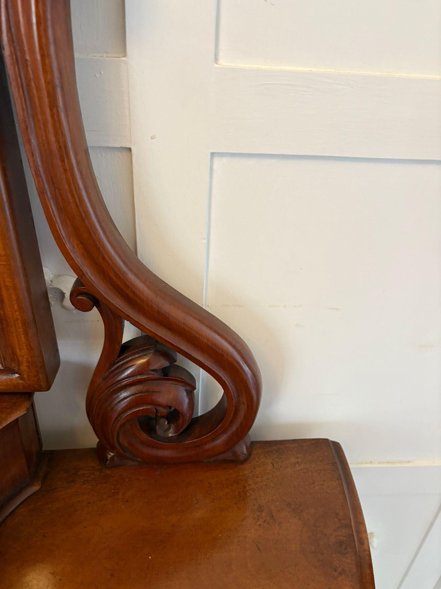 Ancienne coiffeuse victorienne en acajou de qualité en vente 3