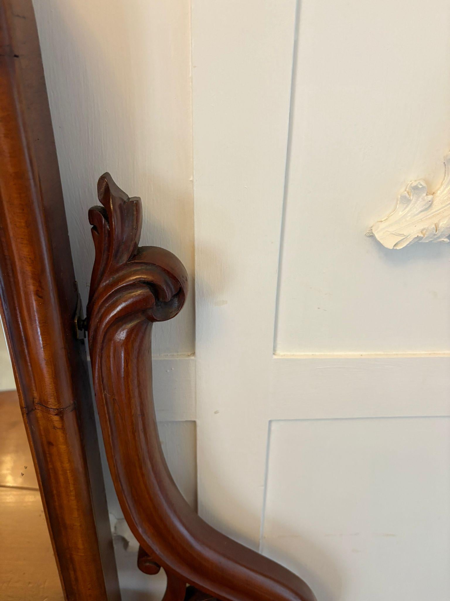 Ancienne coiffeuse victorienne en acajou de qualité en vente 4