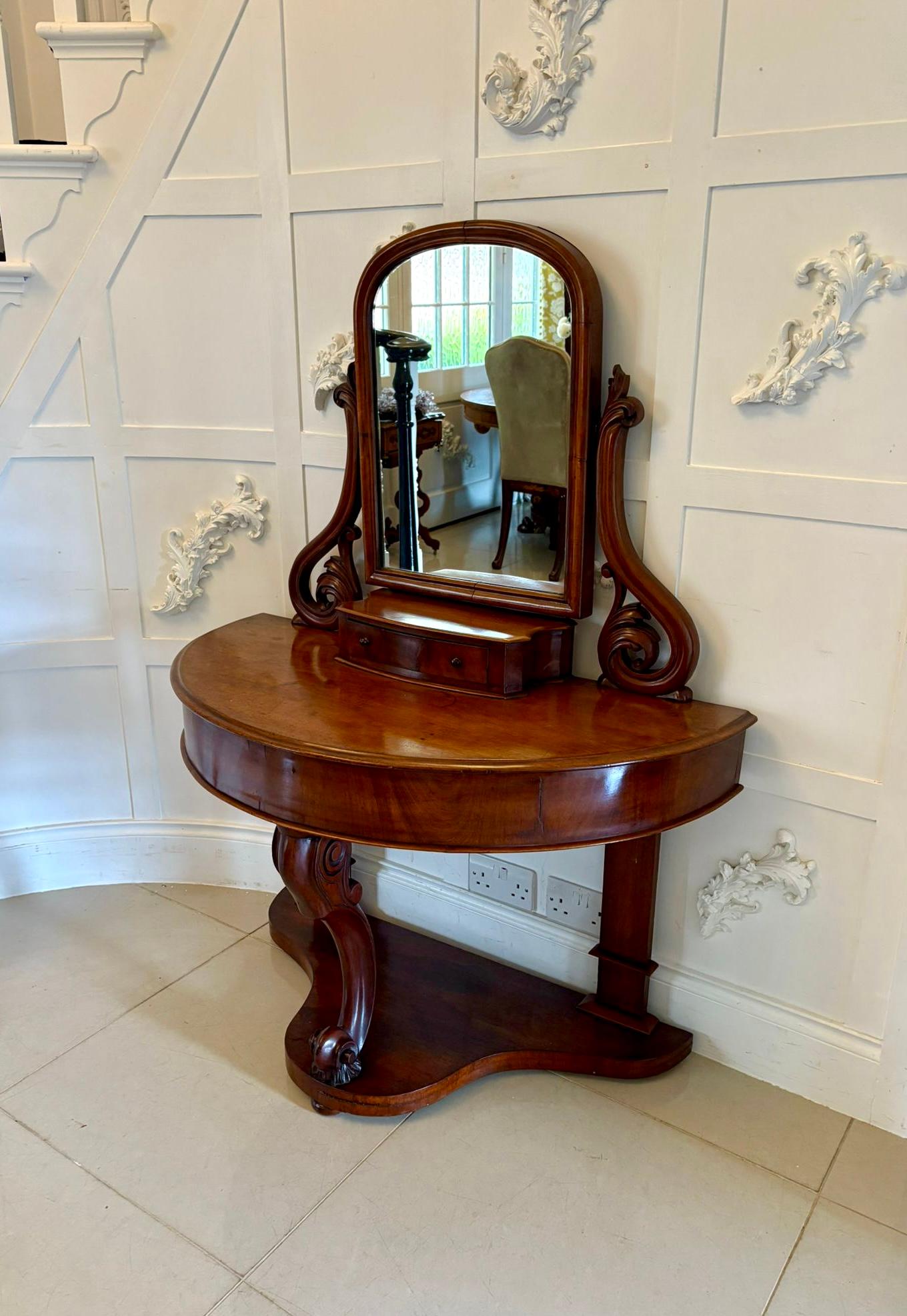 XIXe siècle Ancienne coiffeuse victorienne en acajou de qualité en vente