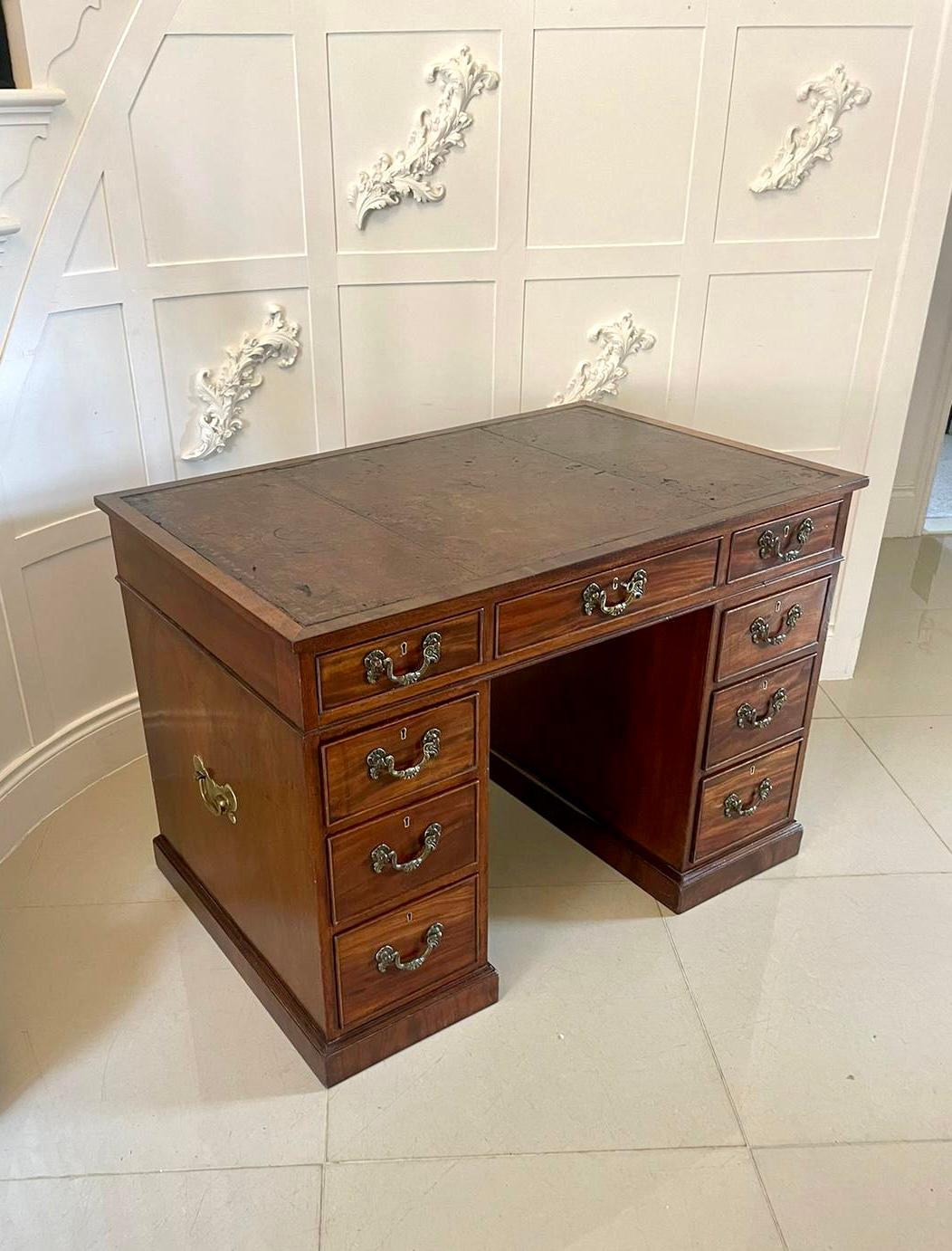 Antique Victorian Quality Mahogany Free Standing Kneehole Desk In Good Condition For Sale In Suffolk, GB