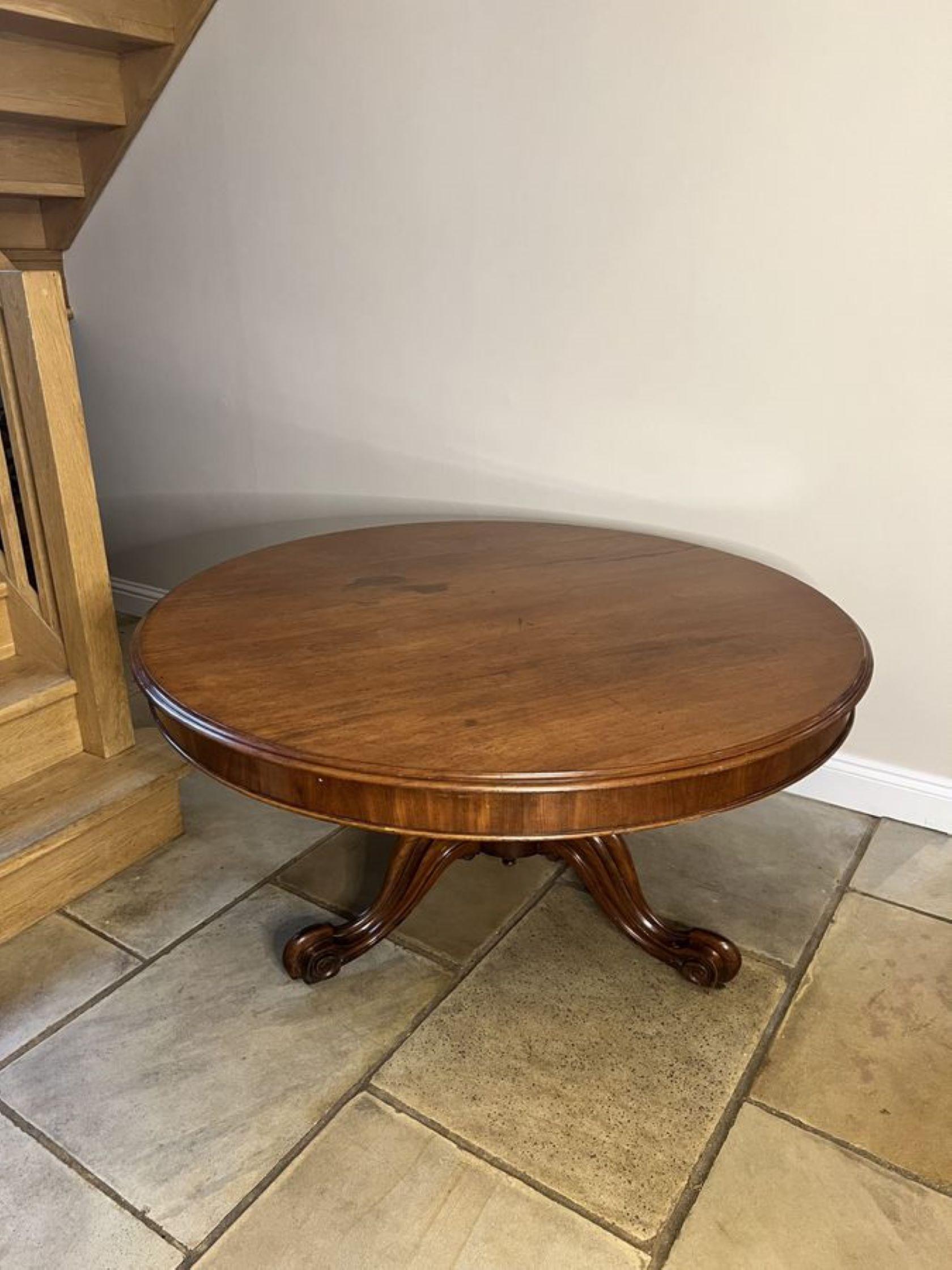 Mahogany Antique Victorian quality mahogany large round dining table  For Sale