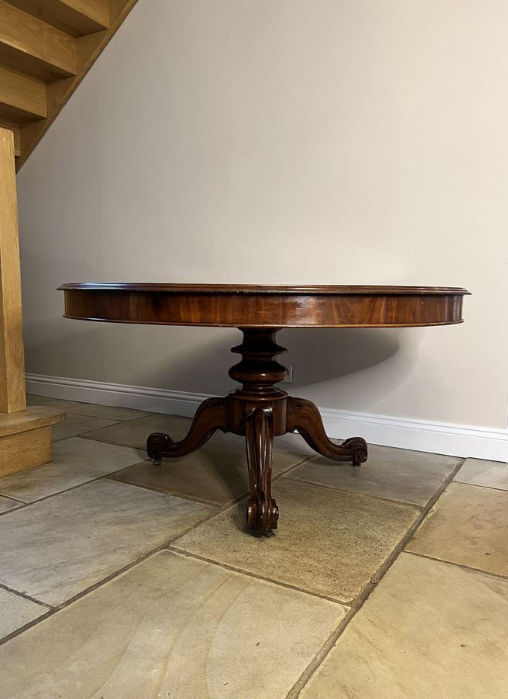 Antique Victorian quality mahogany large round dining table  For Sale 3