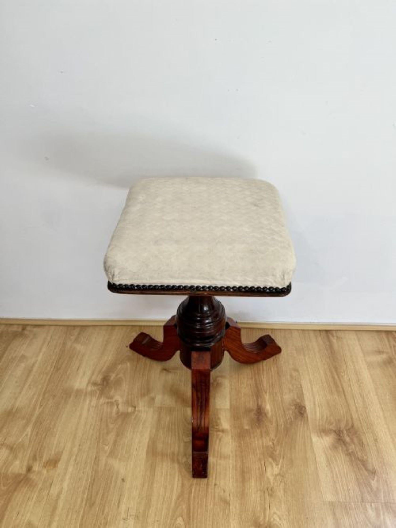 Mahogany Antique Victorian quality mahogany revolving piano stool  For Sale