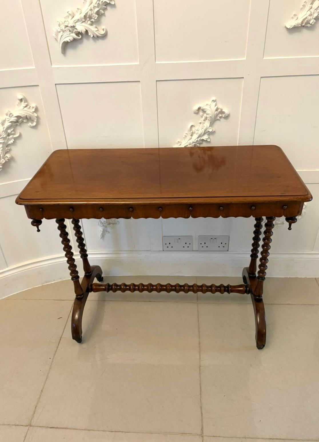 Table d'appoint/lampe ancienne en acajou de qualité victorienne en vente 4