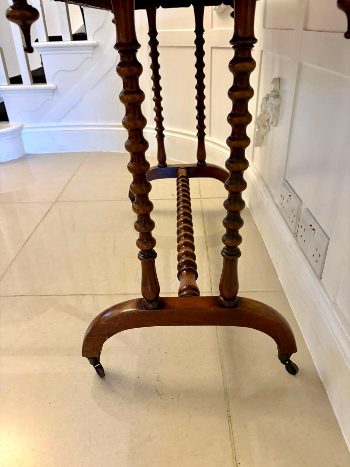 Anglais Table d'appoint/lampe ancienne en acajou de qualité victorienne en vente